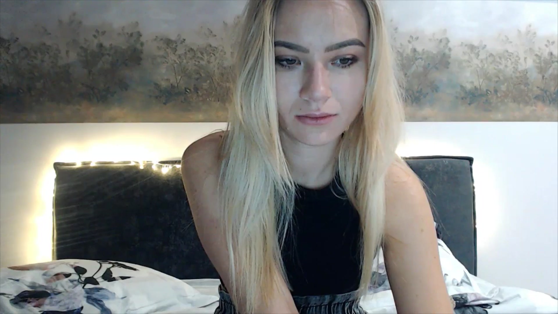 Gallery image thumbnail from fiancee's myfreecams stream on, 04/10/2025, 02:35 image 4 of 20