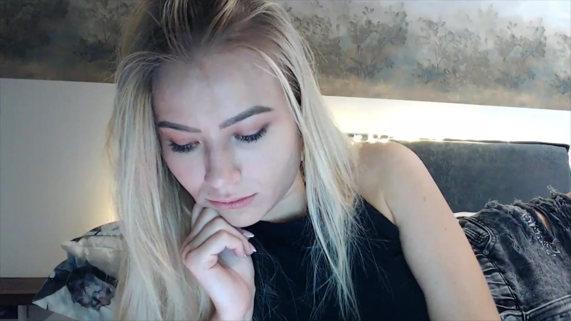 Gallery image thumbnail from fiancee's myfreecams stream on, 04/10/2025, 02:35 image 16 of 20