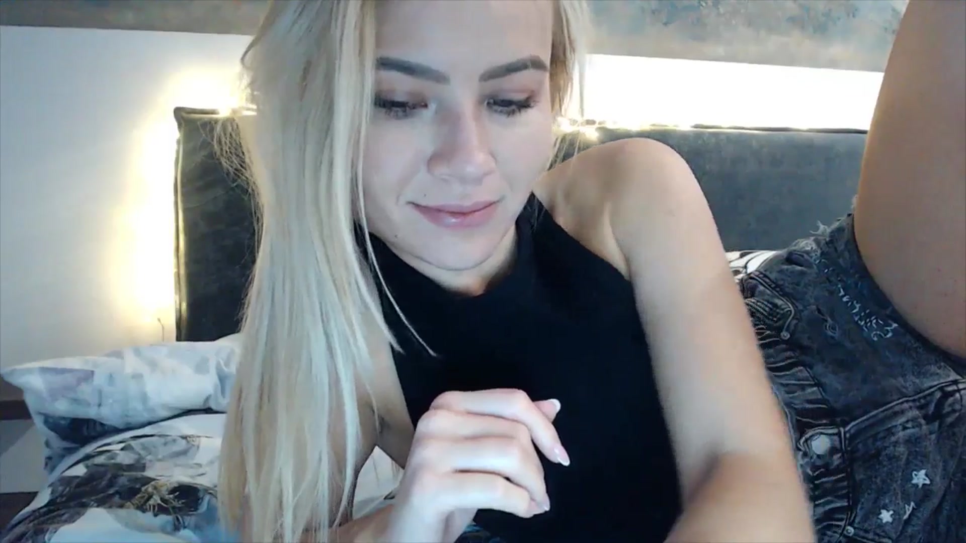 Gallery image thumbnail from fiancee's myfreecams stream on, 04/10/2025, 03:11 image 6 of 20