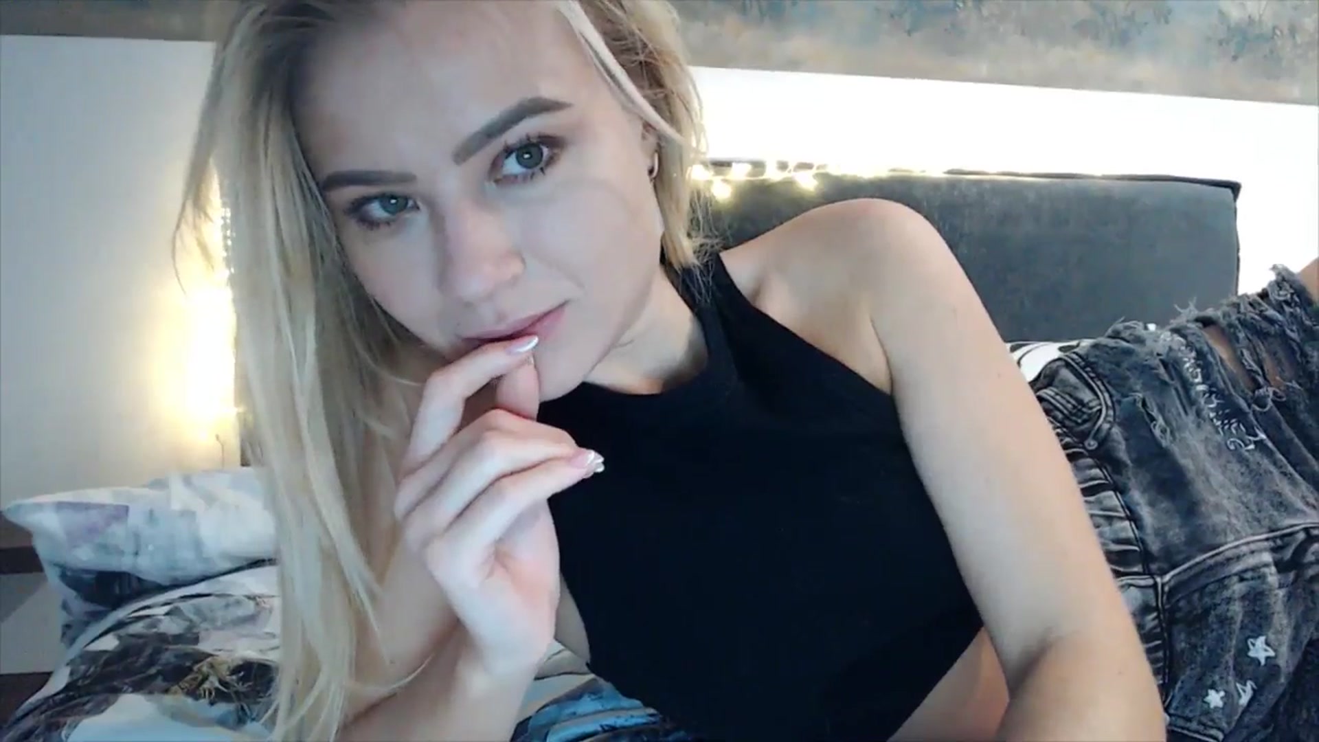 Gallery image thumbnail from fiancee's myfreecams stream on, 04/10/2025, 03:11 image 3 of 20