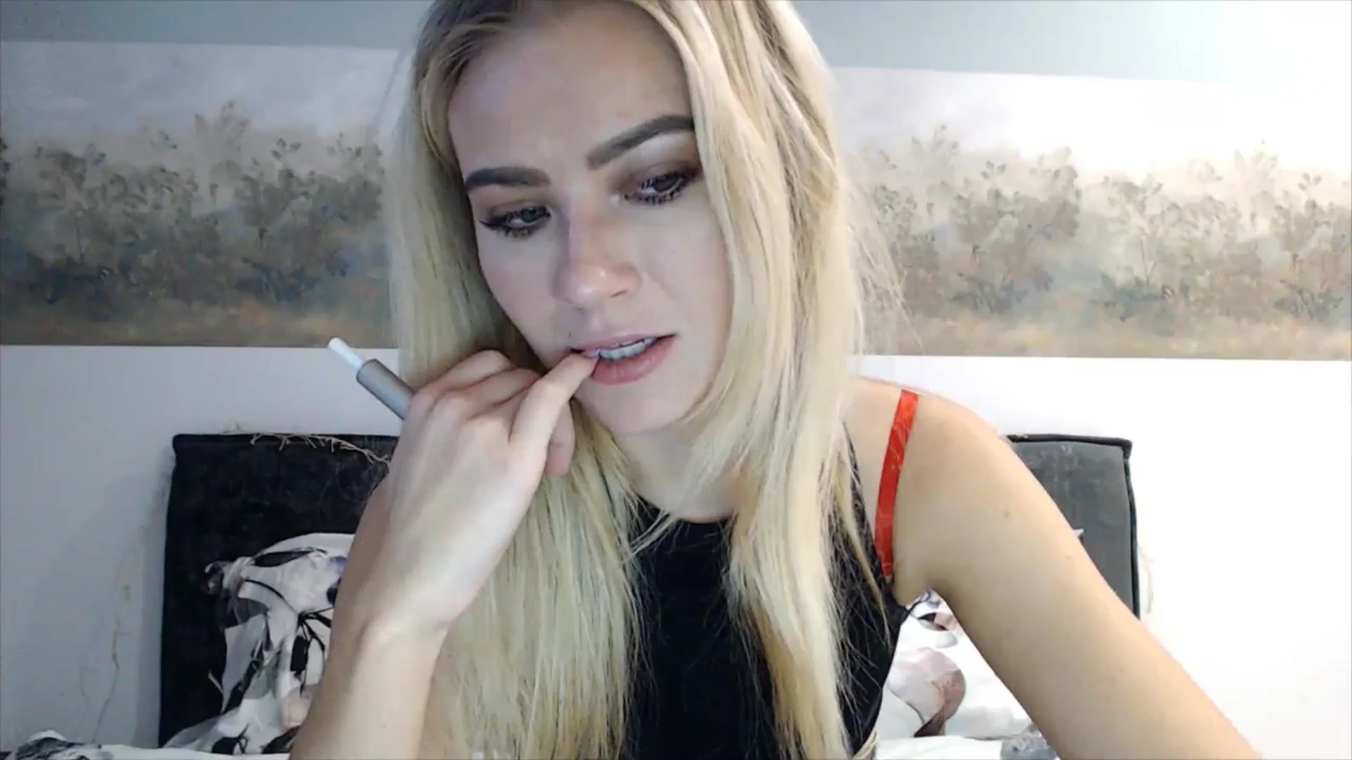 Gallery image thumbnail from fiancee's myfreecams stream on, 04/11/2025, 03:15 image 14 of 20