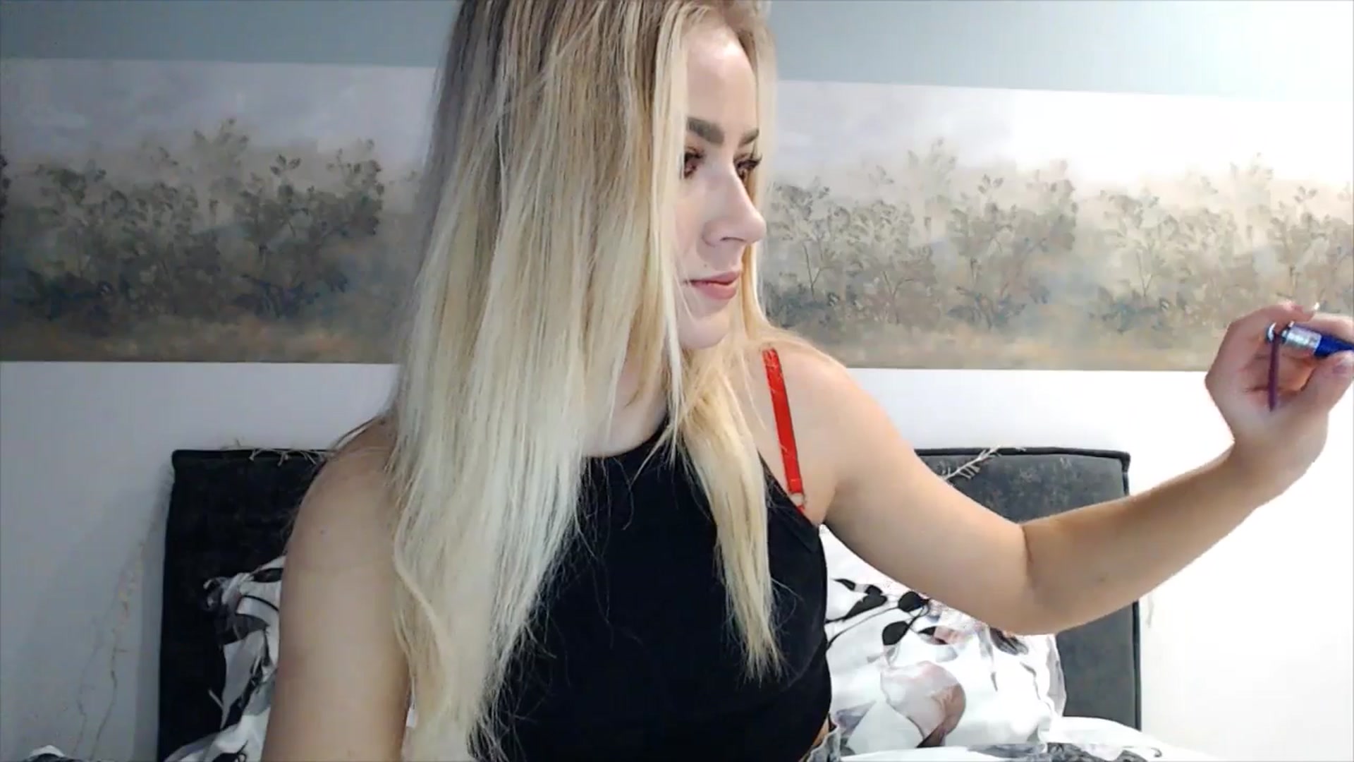 Gallery image thumbnail from fiancee's myfreecams stream on, 04/11/2025, 03:15 image 9 of 20