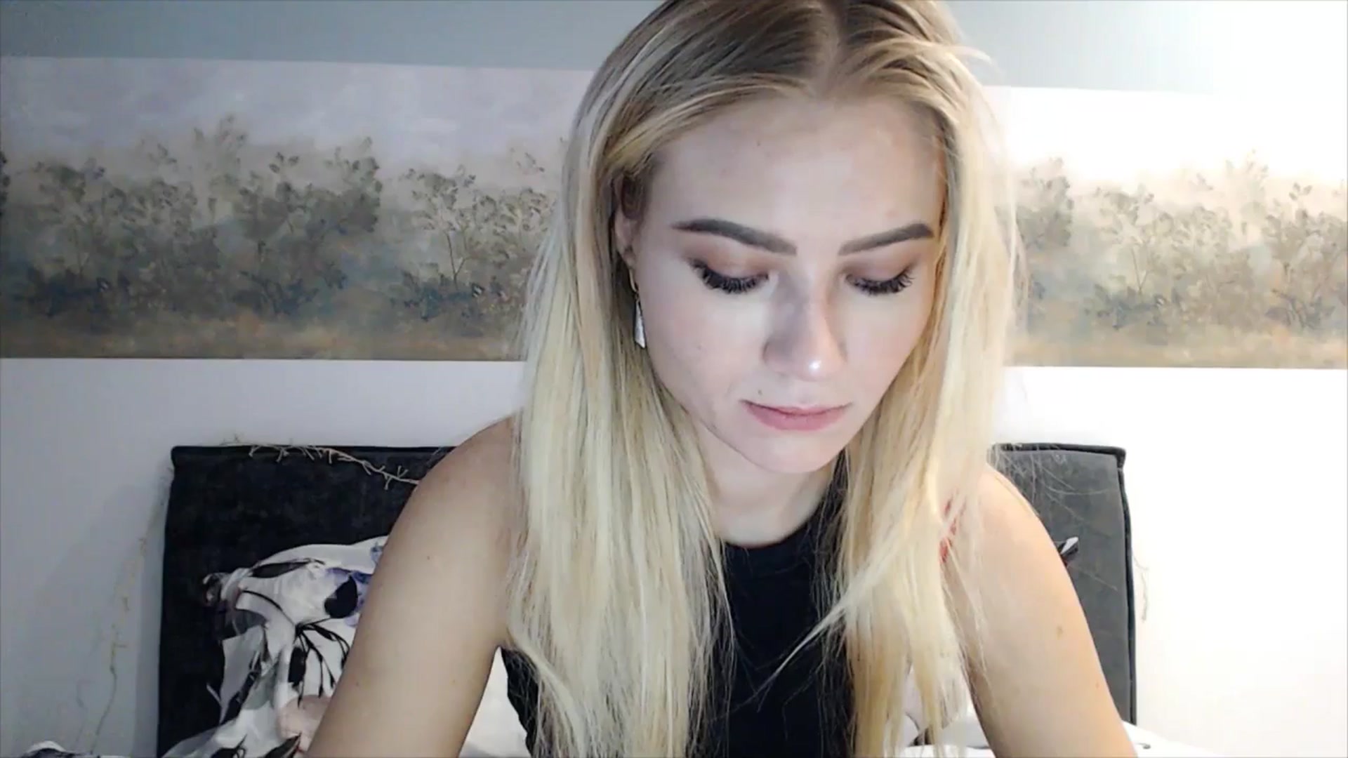 Gallery image thumbnail from fiancee's myfreecams stream on, 04/11/2025, 03:15 image 12 of 20