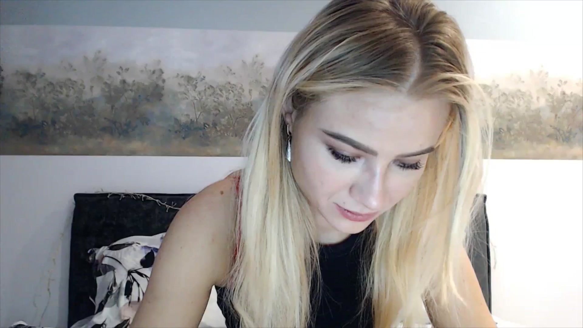 Gallery image thumbnail from fiancee's myfreecams stream on, 04/11/2025, 03:15 image 13 of 20
