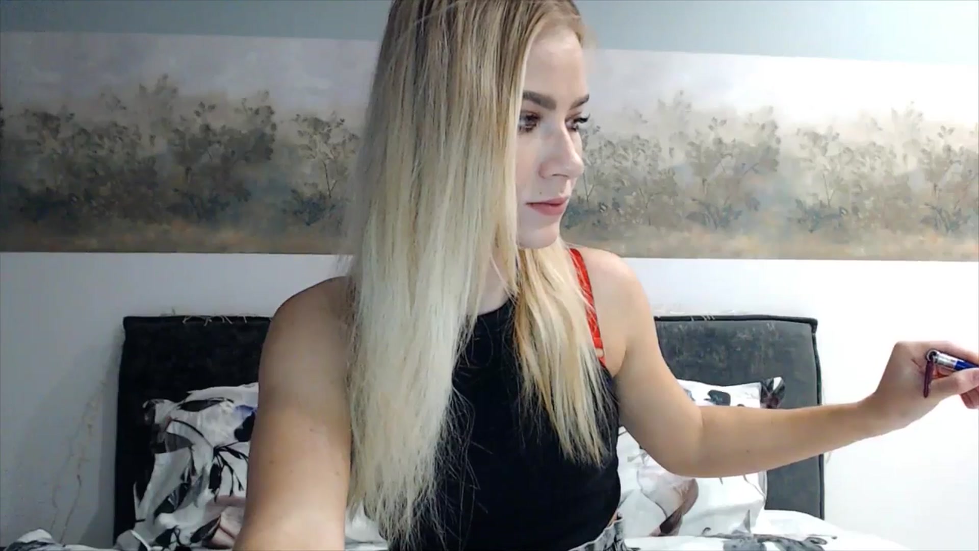 Gallery image thumbnail from fiancee's myfreecams stream on, 04/11/2025, 03:15 image 4 of 20