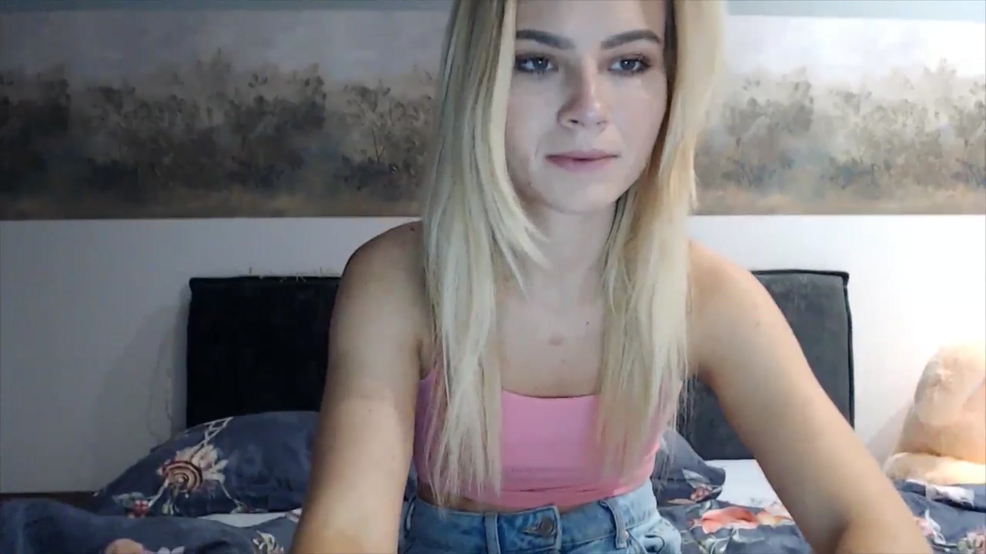 Gallery image thumbnail from fiancee's myfreecams stream on, 04/16/2025, 02:47 image 2 of 20