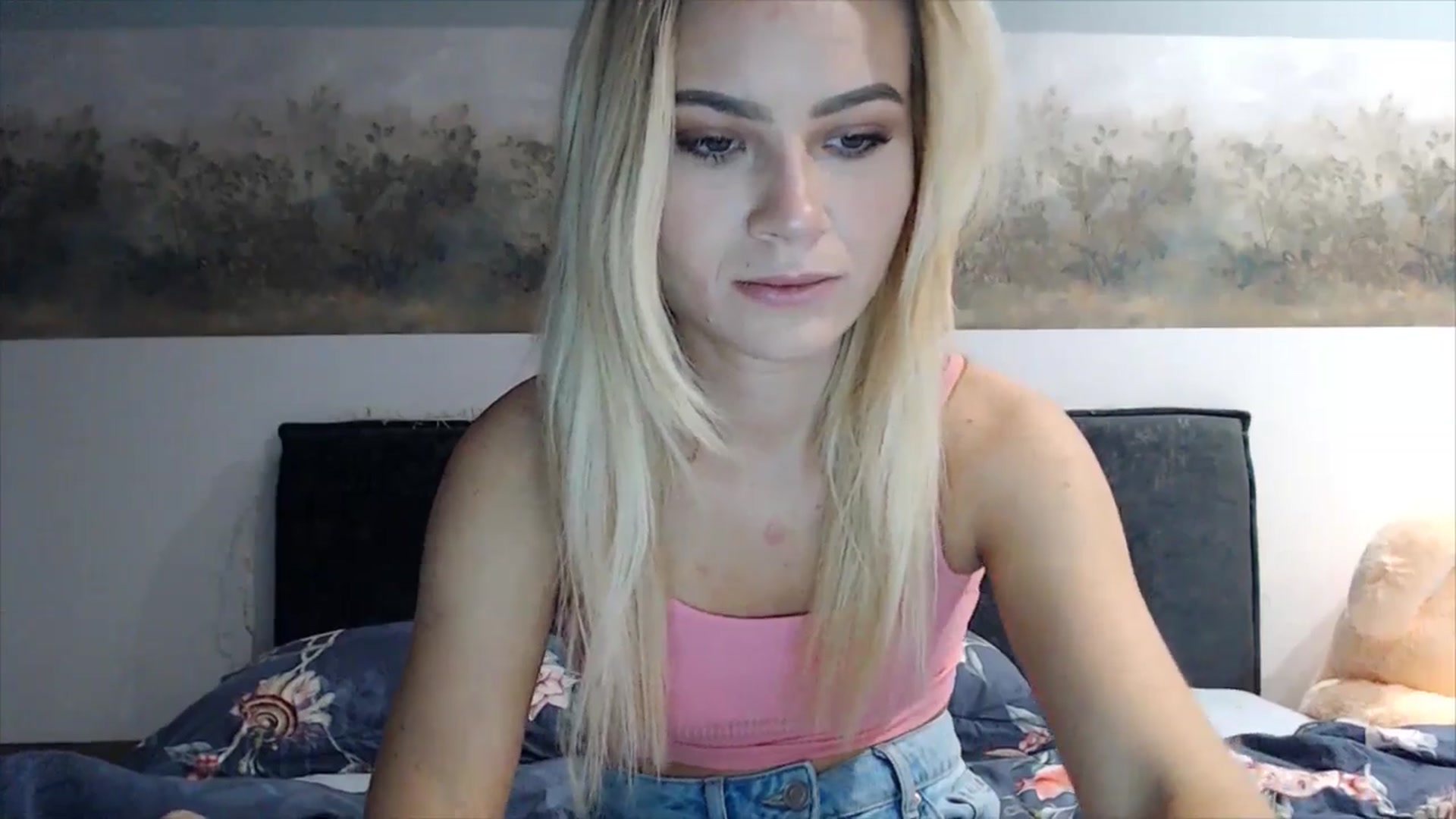 Gallery image thumbnail from fiancee's myfreecams stream on, 04/16/2025, 02:47 image 3 of 20
