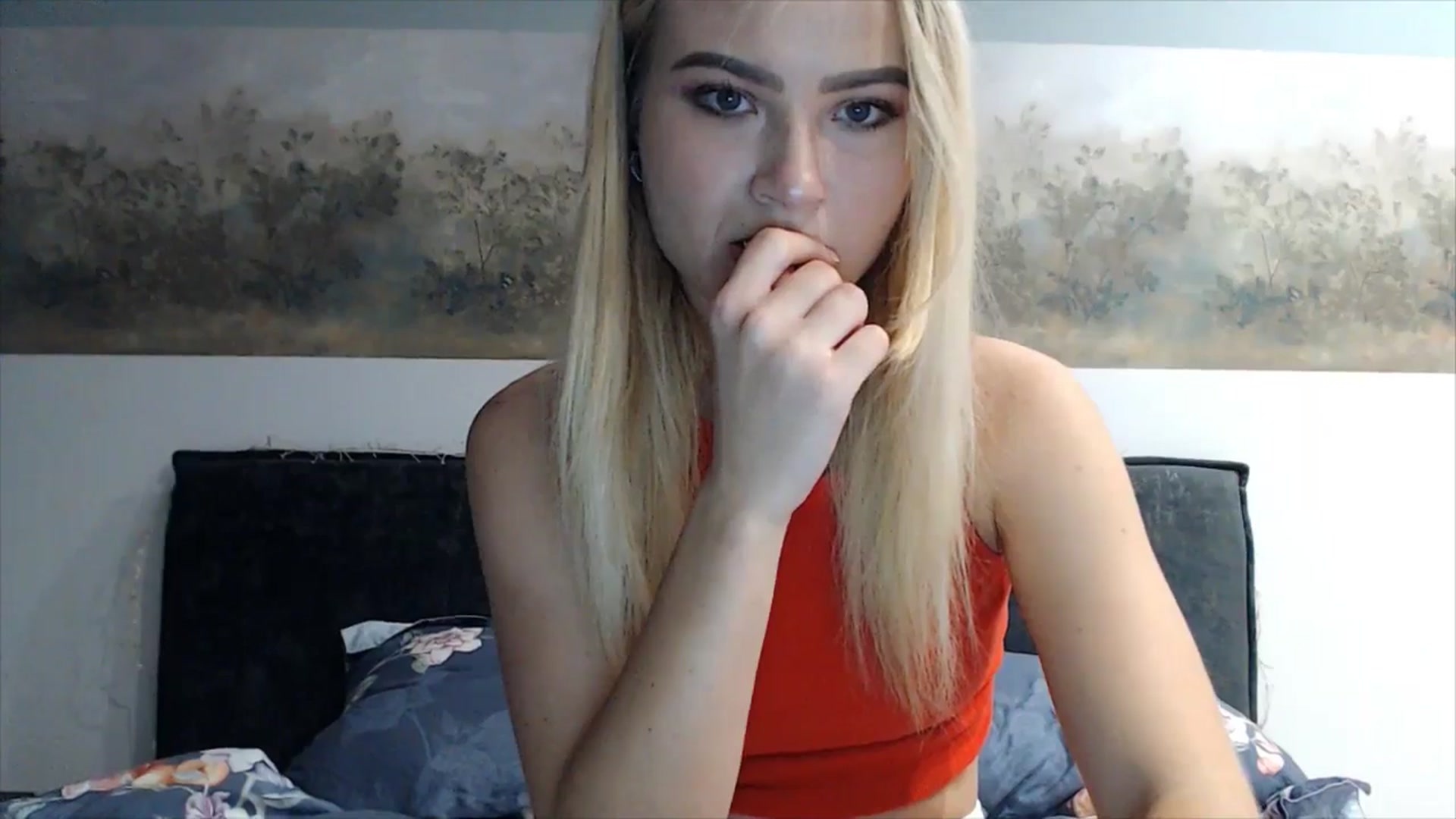 Gallery image thumbnail from fiancee's myfreecams stream on, 04/21/2025, 01:40 image 19 of 20