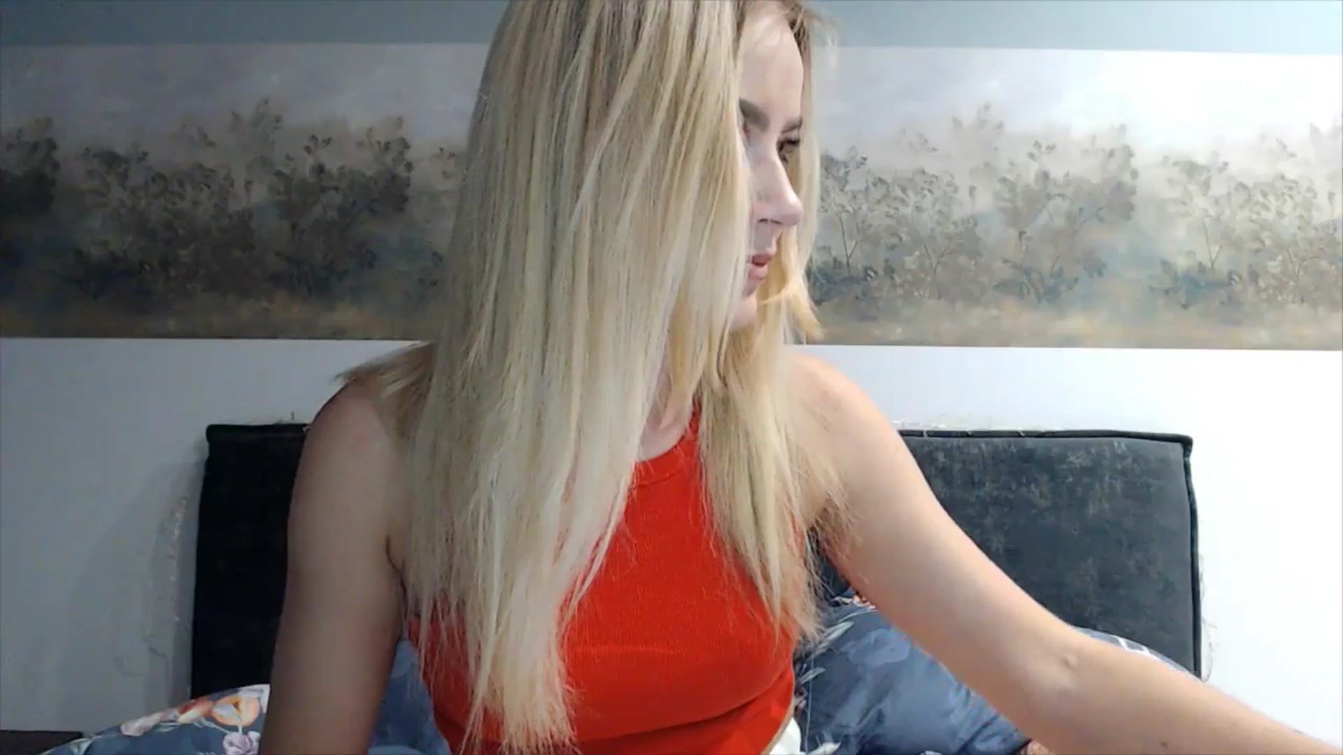 Gallery image thumbnail from fiancee's myfreecams stream on, 04/21/2025, 01:40 image 13 of 20