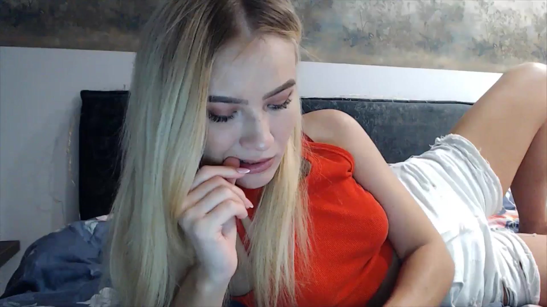 Gallery image thumbnail from fiancee's myfreecams stream on, 04/21/2025, 02:43 image 5 of 20
