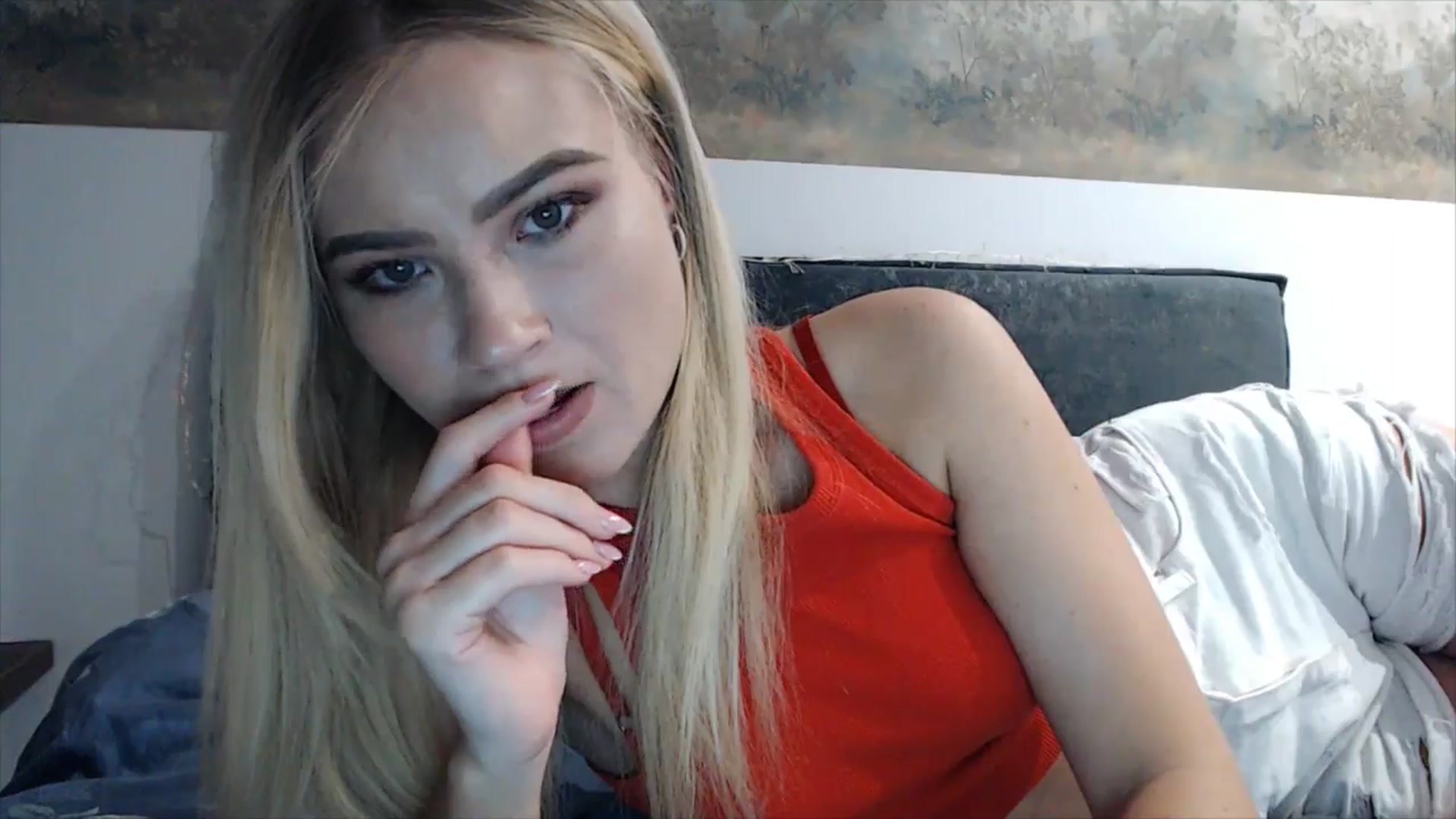Gallery image thumbnail from fiancee's myfreecams stream on, 04/21/2025, 02:43 image 4 of 20