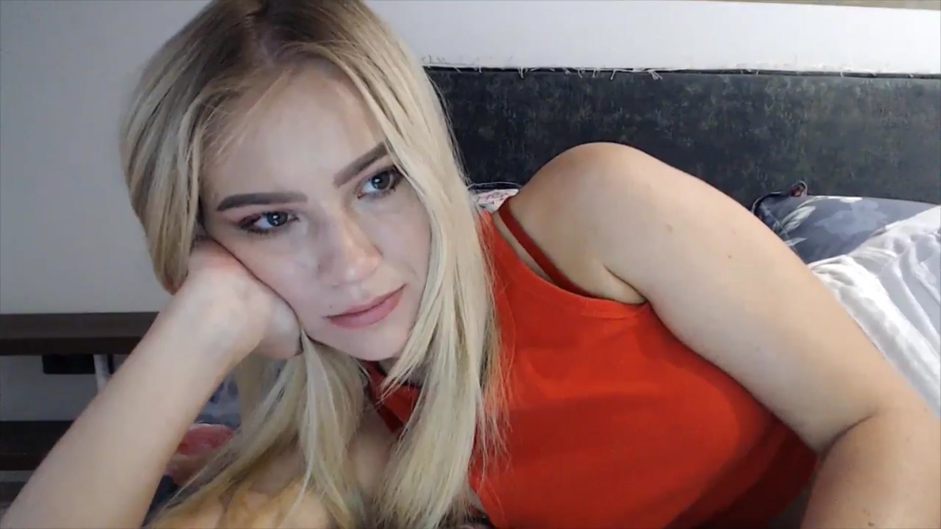 Gallery image thumbnail from fiancee's myfreecams stream on, 04/21/2025, 02:43 image 17 of 20