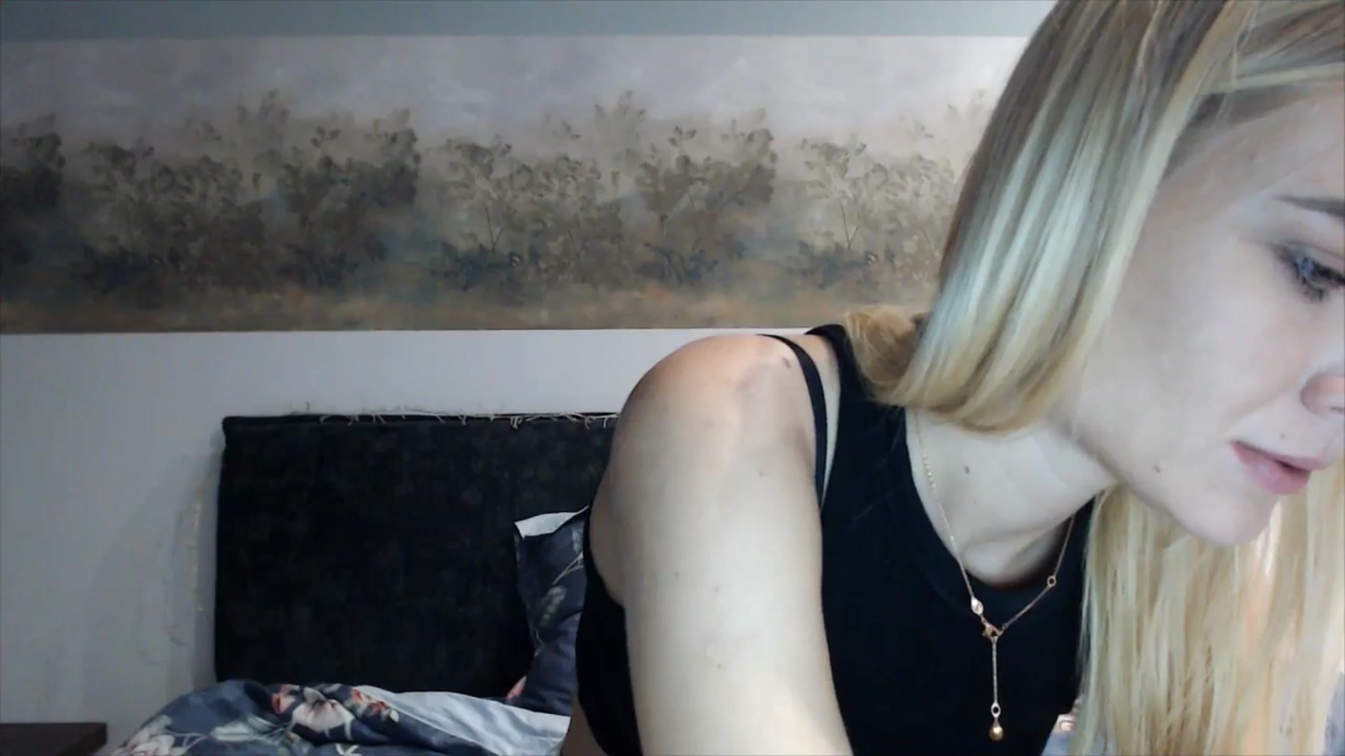Gallery image thumbnail from fiancee's myfreecams stream on, 04/24/2025, 01:38 image 11 of 20