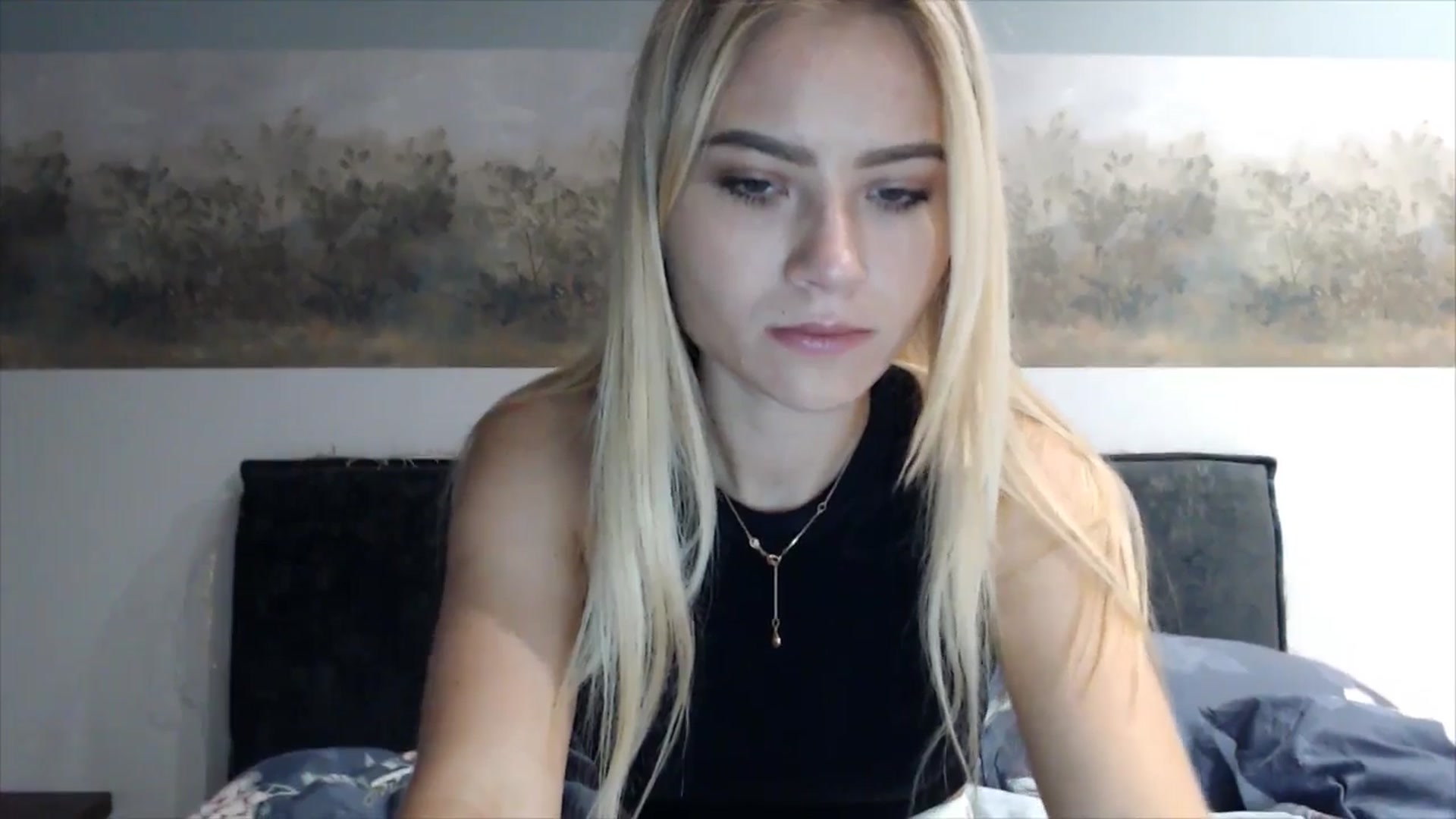 Gallery image thumbnail from fiancee's myfreecams stream on, 04/24/2025, 01:38 image 18 of 20