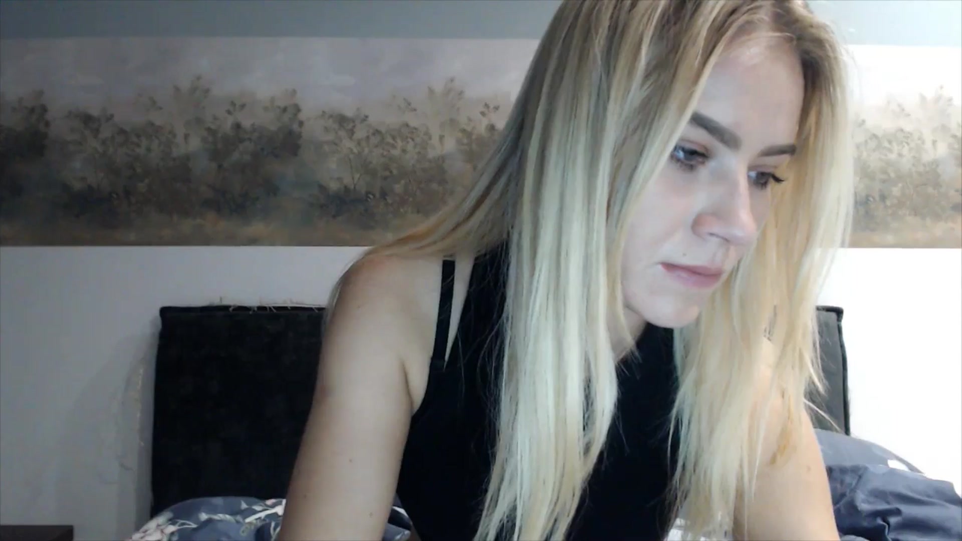 Gallery image thumbnail from fiancee's myfreecams stream on, 04/24/2025, 01:38 image 19 of 20
