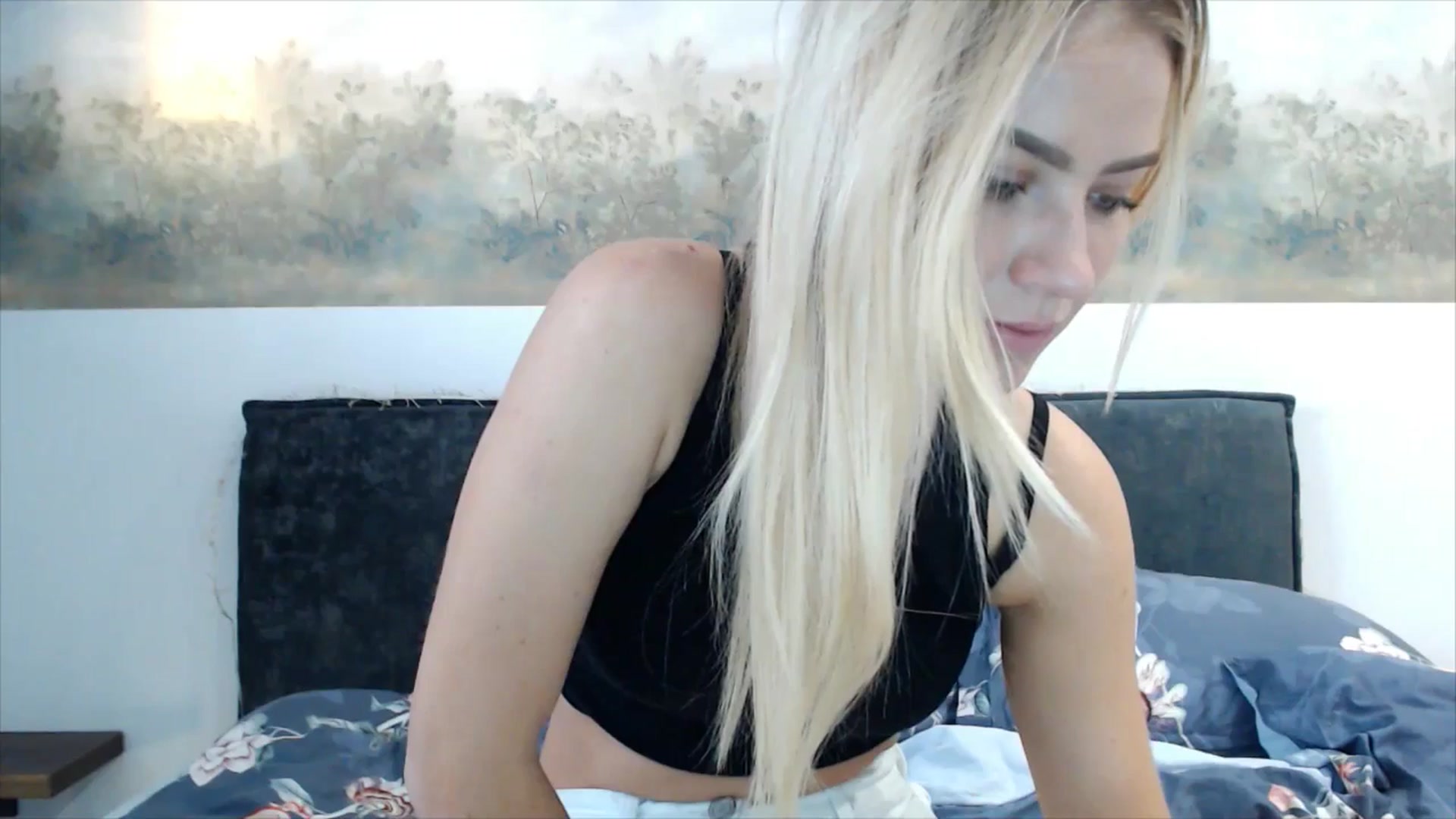 Gallery image thumbnail from fiancee's myfreecams stream on, 04/24/2025, 03:18 image 13 of 20