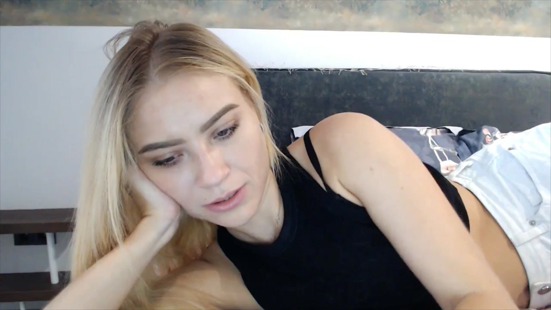 Gallery image thumbnail from fiancee's myfreecams stream on, 04/24/2025, 03:18 image 10 of 20