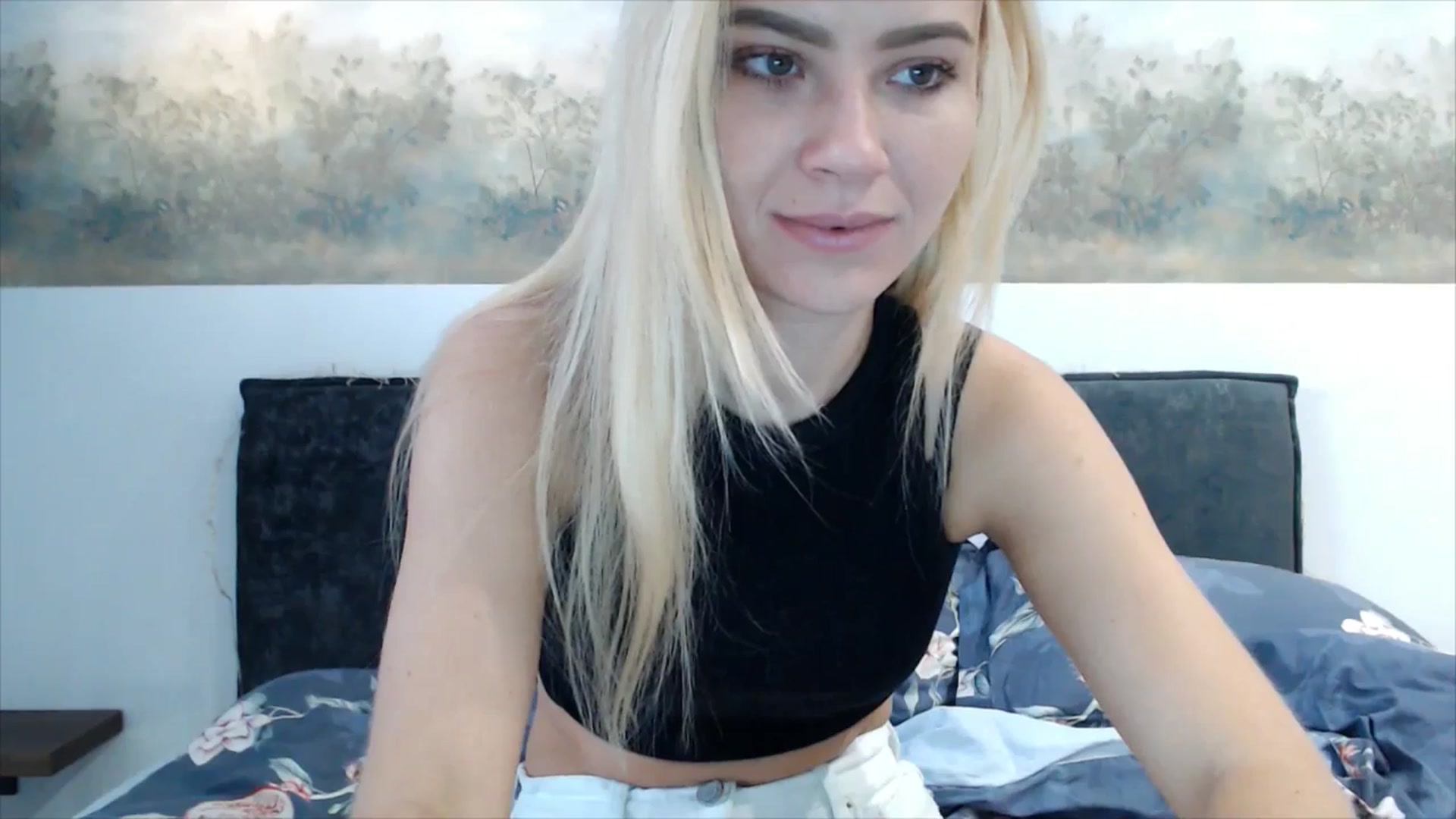 Gallery image thumbnail from fiancee's myfreecams stream on, 04/24/2025, 03:18 image 12 of 20