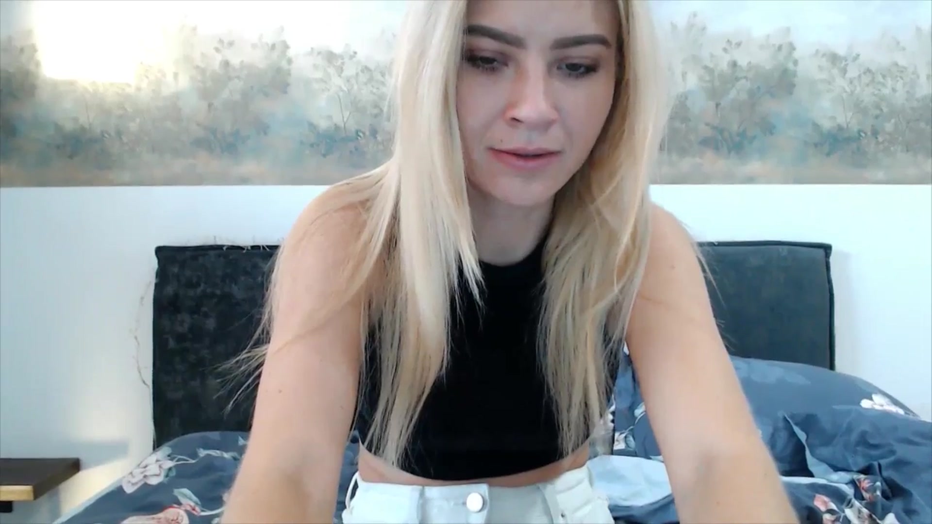 Gallery image thumbnail from fiancee's myfreecams stream on, 04/24/2025, 03:18 image 17 of 20