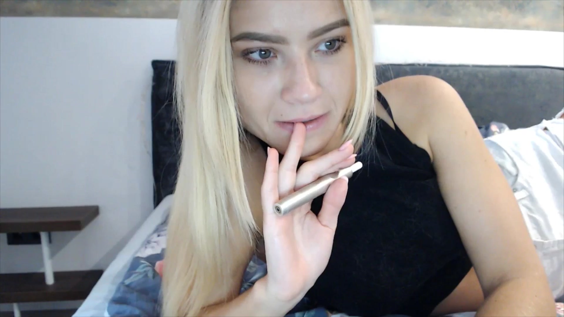 Gallery image thumbnail from fiancee's myfreecams stream on, 04/24/2025, 03:18 image 7 of 20