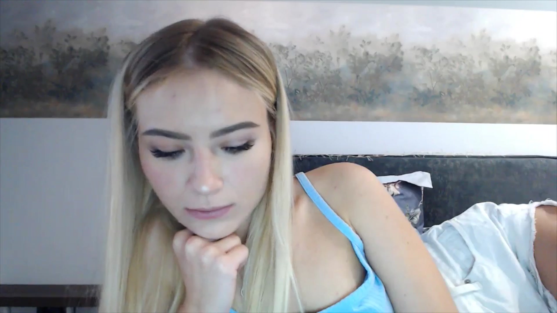 Gallery image thumbnail from fiancee's myfreecams stream on, 04/27/2025, 02:53 image 13 of 20