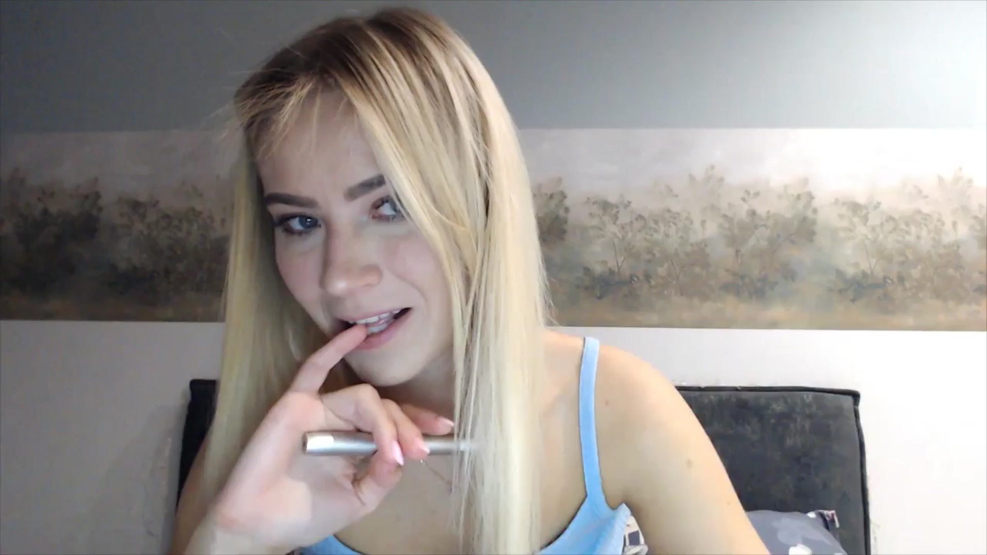Gallery image thumbnail from fiancee's myfreecams stream on, 04/27/2025, 02:53 image 3 of 20