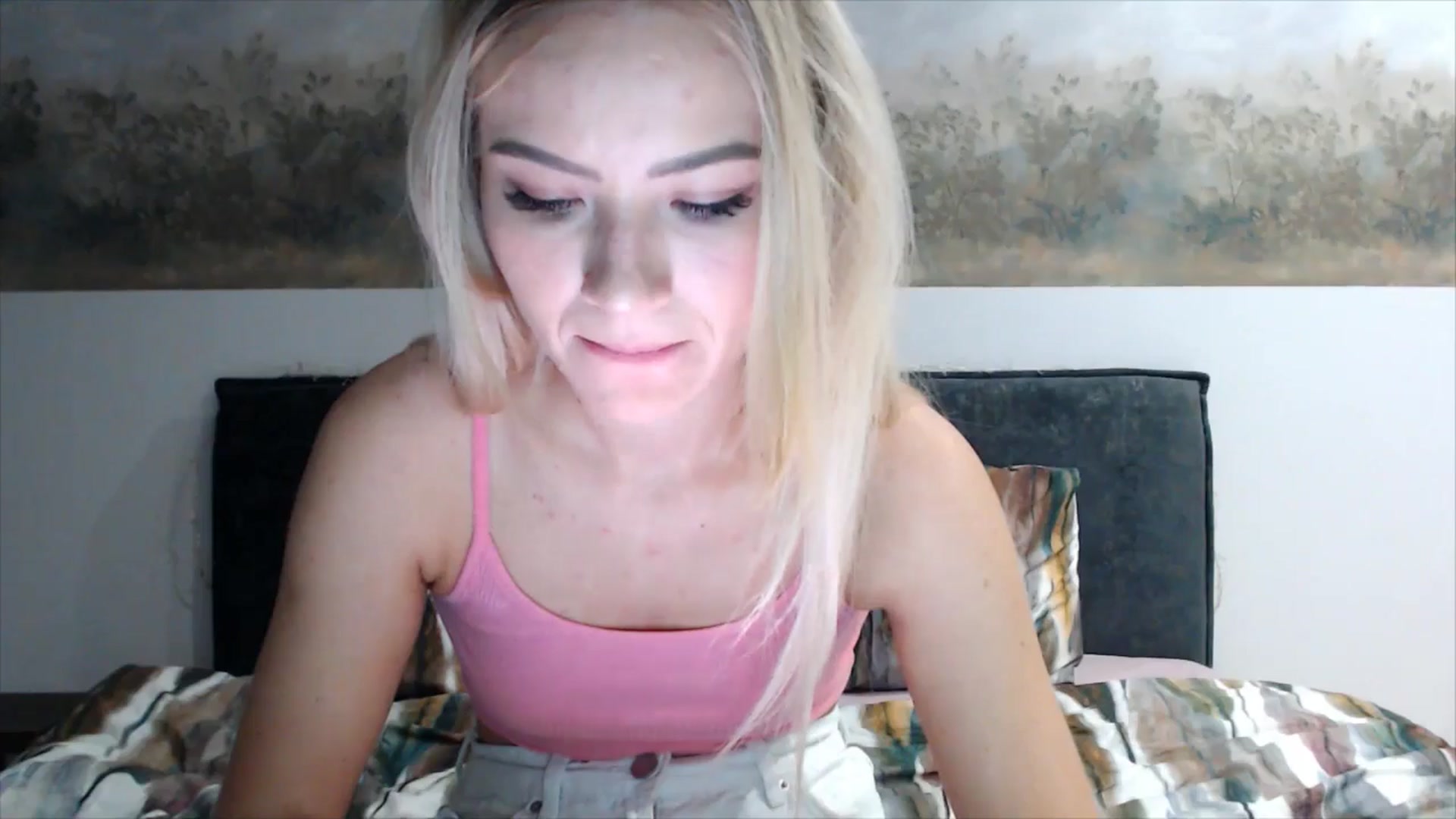 Gallery image thumbnail from fiancee's myfreecams stream on, 04/29/2025, 02:15 image 2 of 20