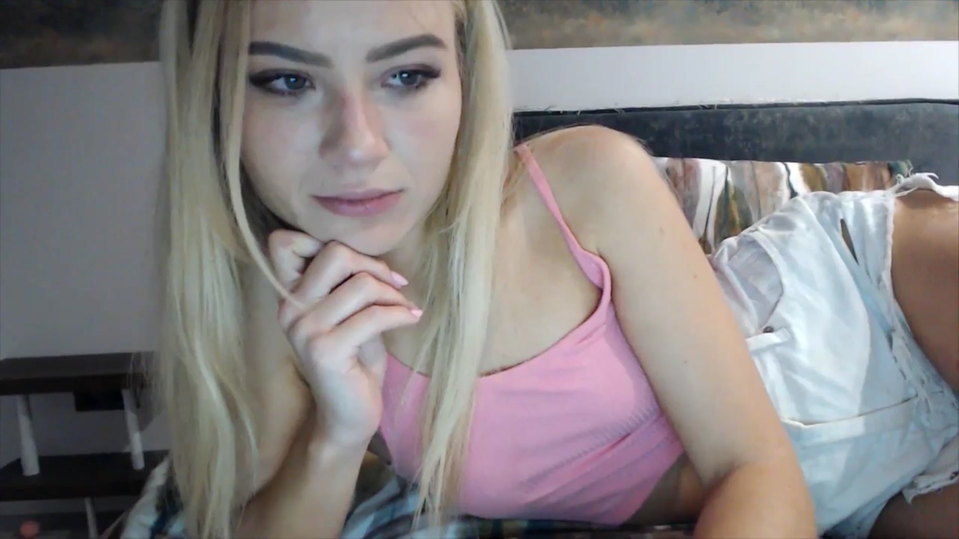 Gallery image thumbnail from fiancee's myfreecams stream on, 04/29/2025, 02:15 image 8 of 20