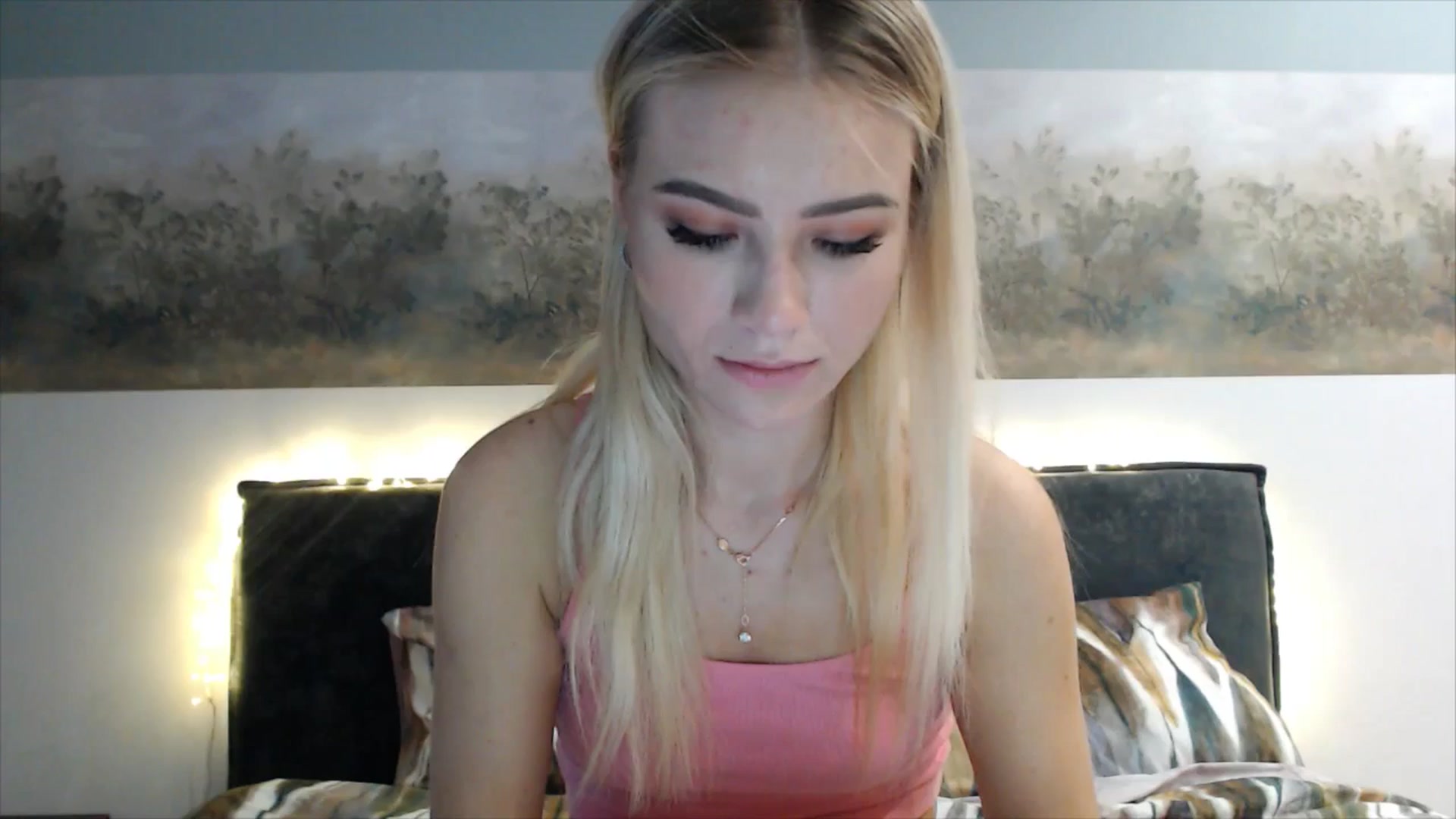 Gallery image thumbnail from fiancee's myfreecams stream on, 04/30/2025, 03:22 image 11 of 20