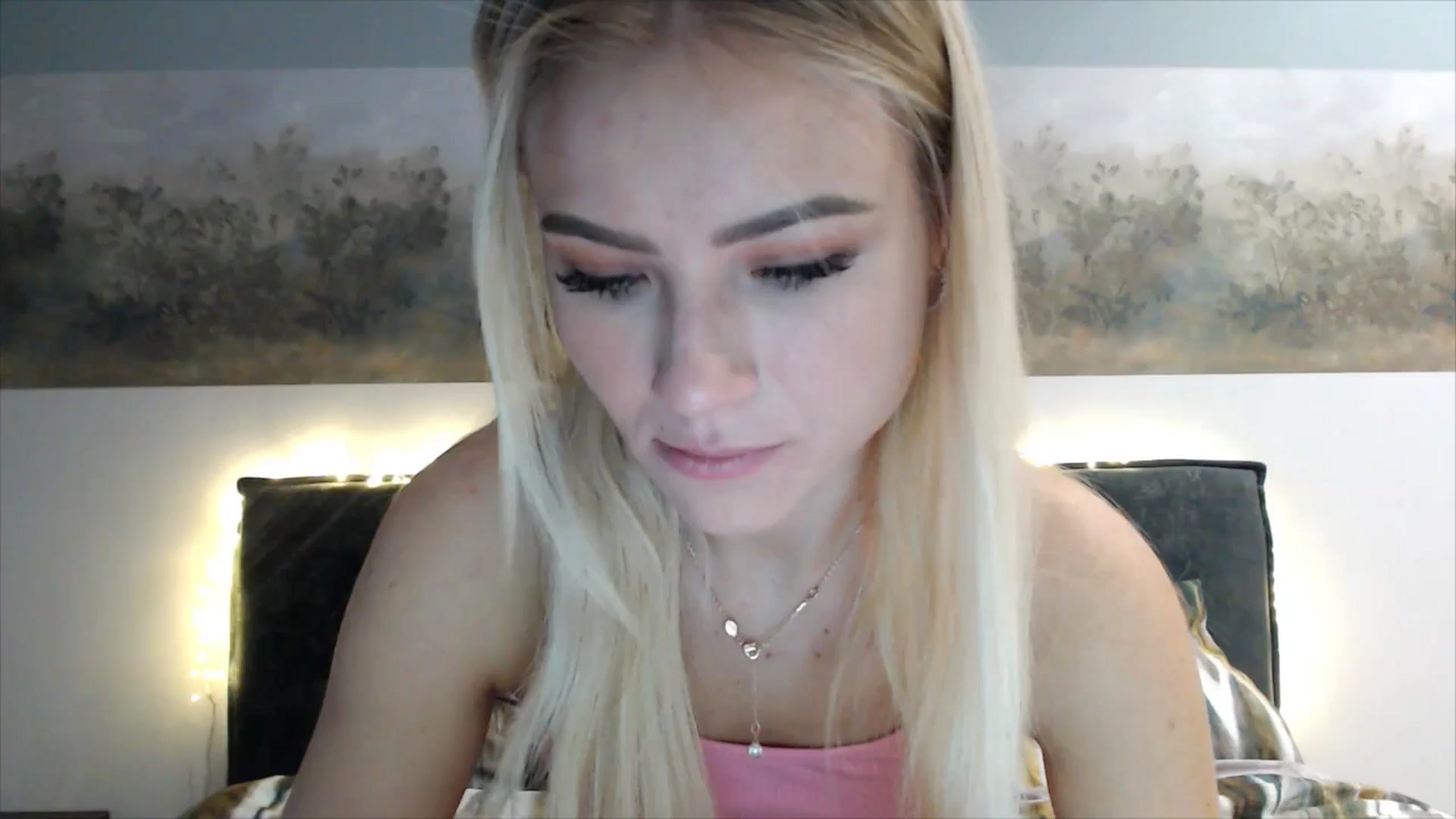 Gallery image thumbnail from fiancee's myfreecams stream on, 04/30/2025, 03:22 image 9 of 20
