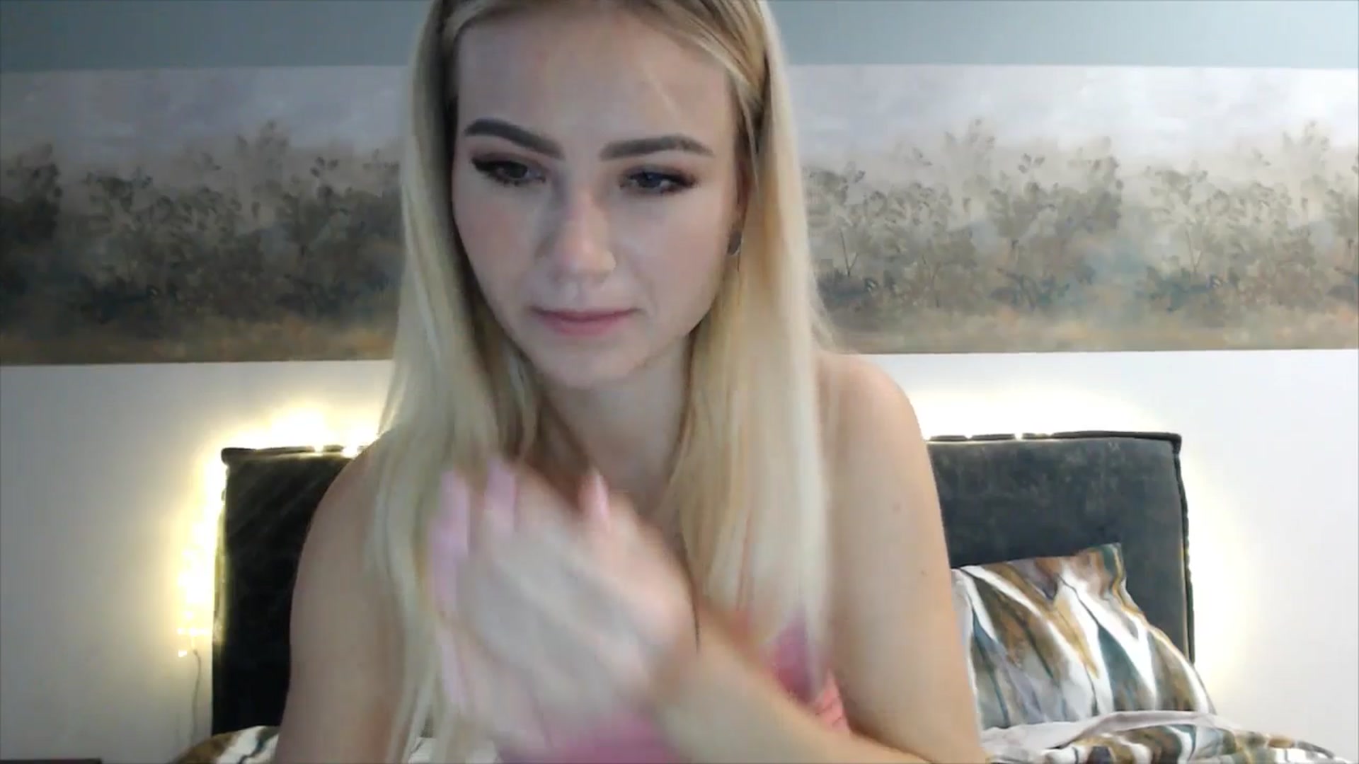 Gallery image thumbnail from fiancee's myfreecams stream on, 04/30/2025, 03:22 image 15 of 20