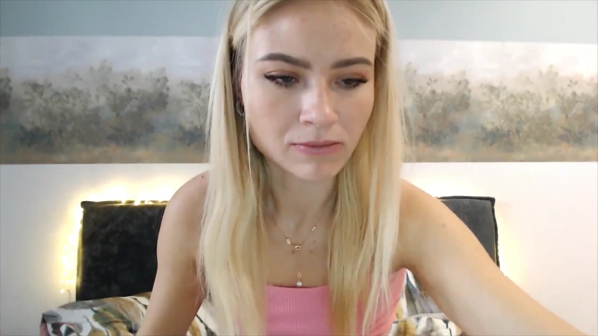 Gallery image thumbnail from fiancee's myfreecams stream on, 04/30/2025, 05:05 image 6 of 20