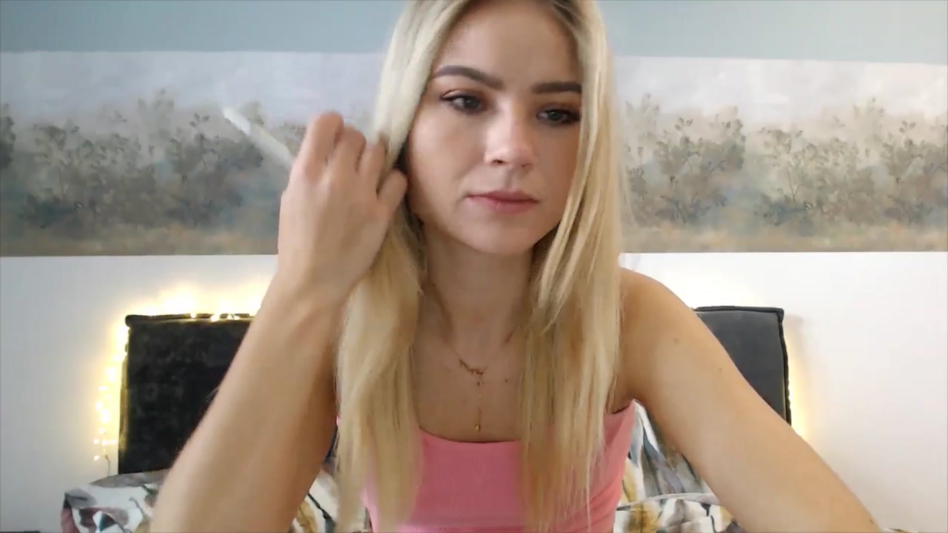Gallery image thumbnail from fiancee's myfreecams stream on, 04/30/2025, 05:05 image 16 of 20
