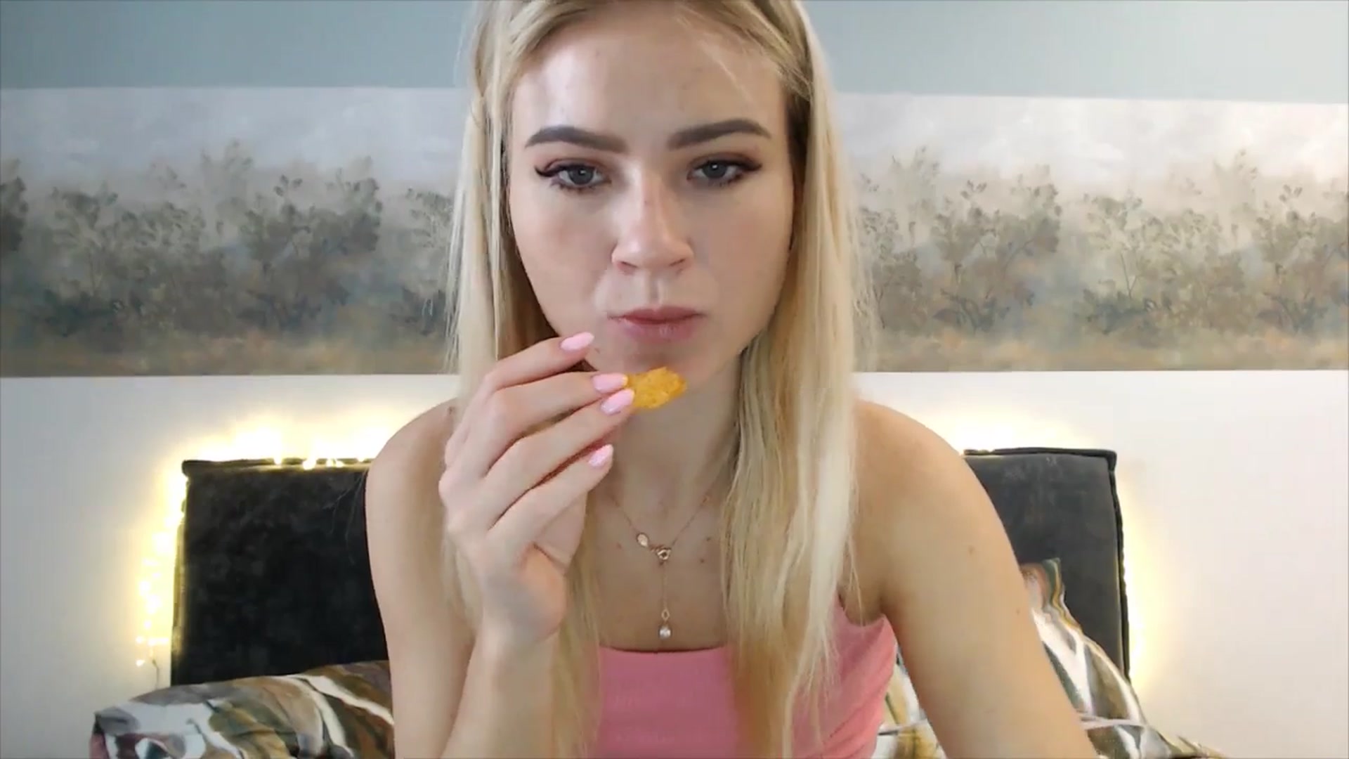 Gallery image thumbnail from fiancee's myfreecams stream on, 04/30/2025, 05:05 image 7 of 20