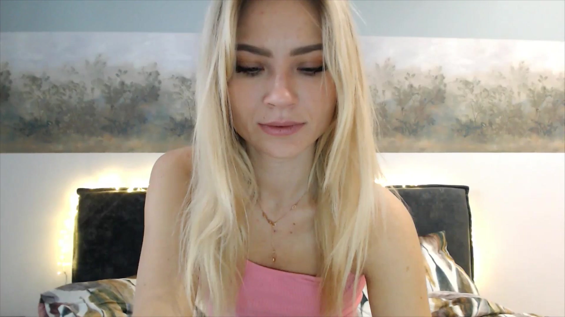 Gallery image thumbnail from fiancee's myfreecams stream on, 04/30/2025, 05:05 image 2 of 20