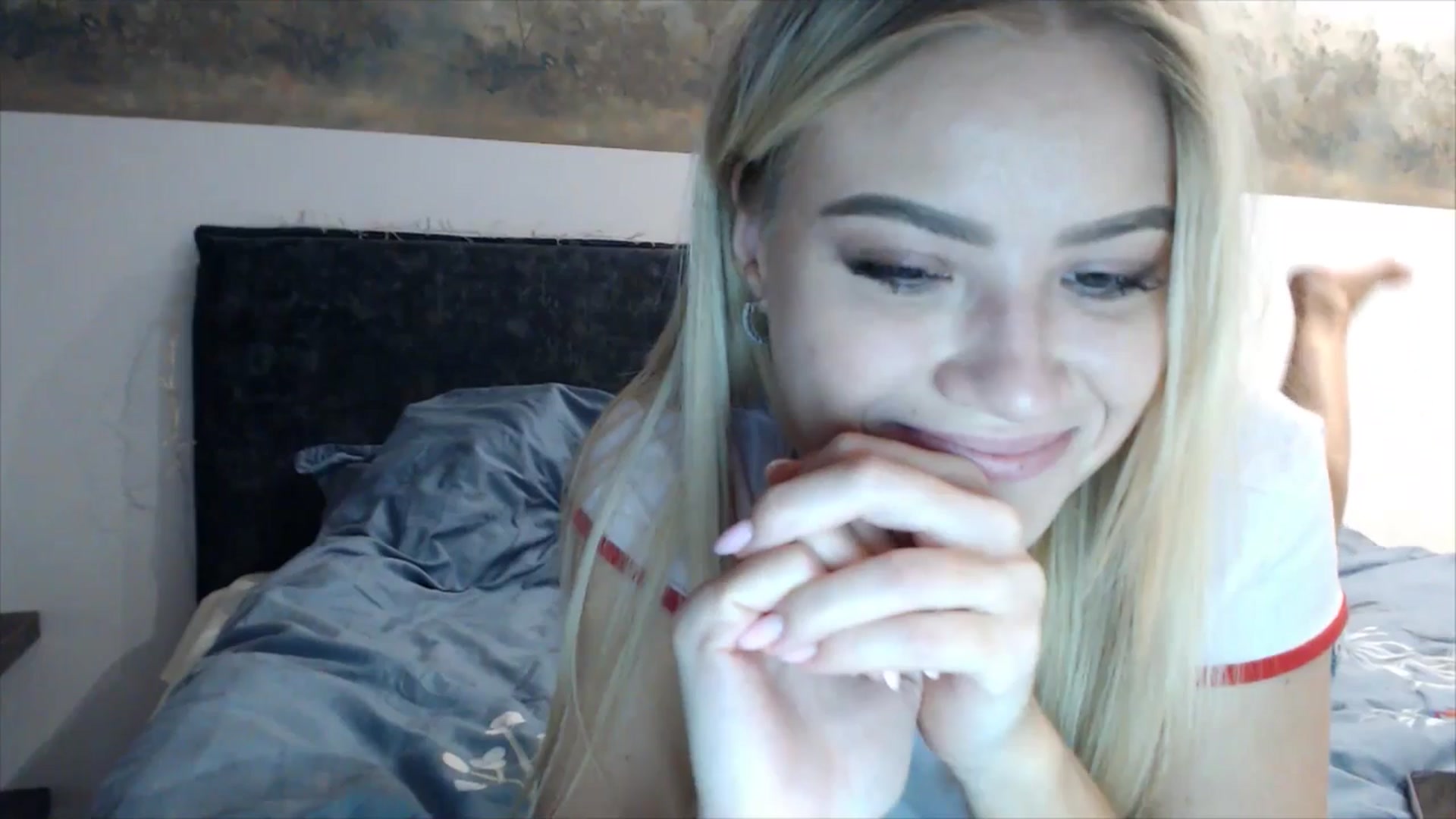 Gallery image thumbnail from fiancee's myfreecams stream on, 05/09/2025, 02:16 image 14 of 20