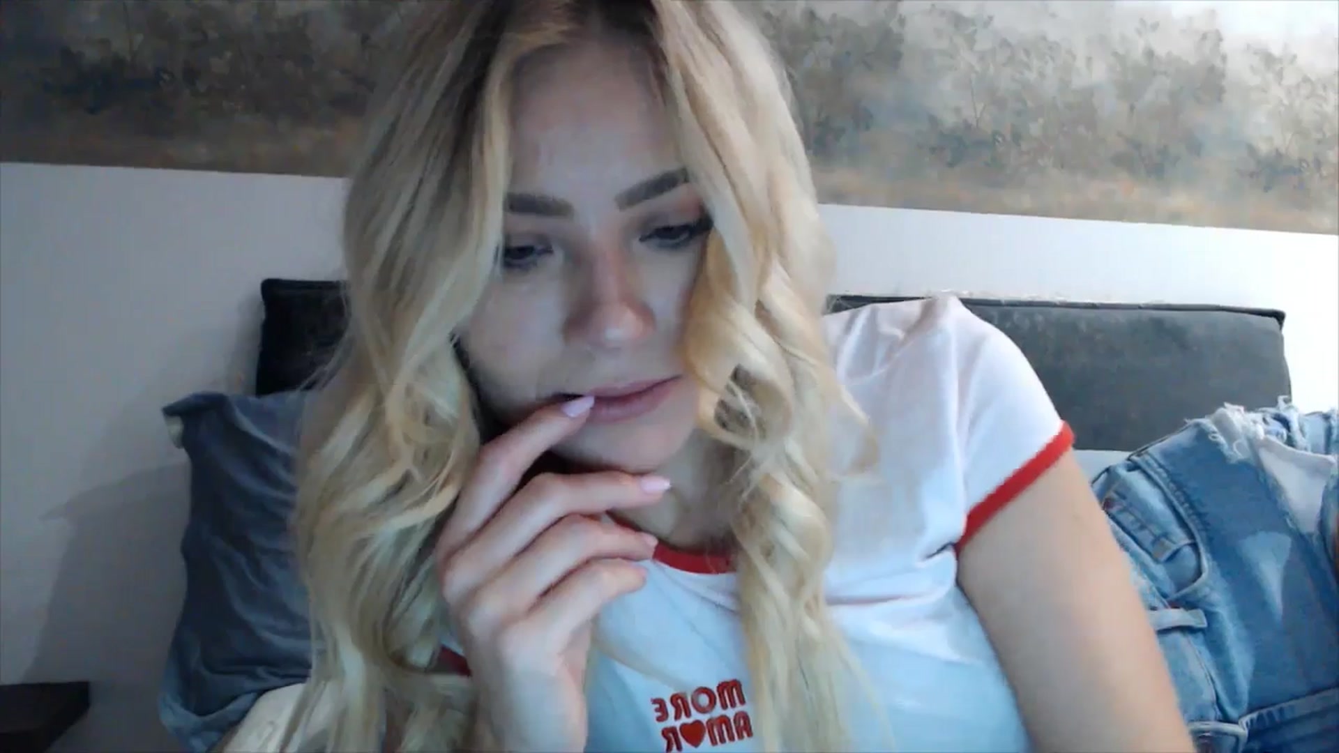 Gallery image thumbnail from fiancee's myfreecams stream on, 05/11/2025, 01:22 image 13 of 20