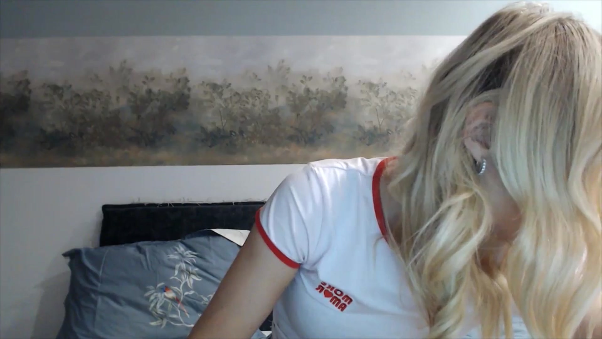Gallery image thumbnail from fiancee's myfreecams stream on, 05/11/2025, 01:22 image 5 of 20