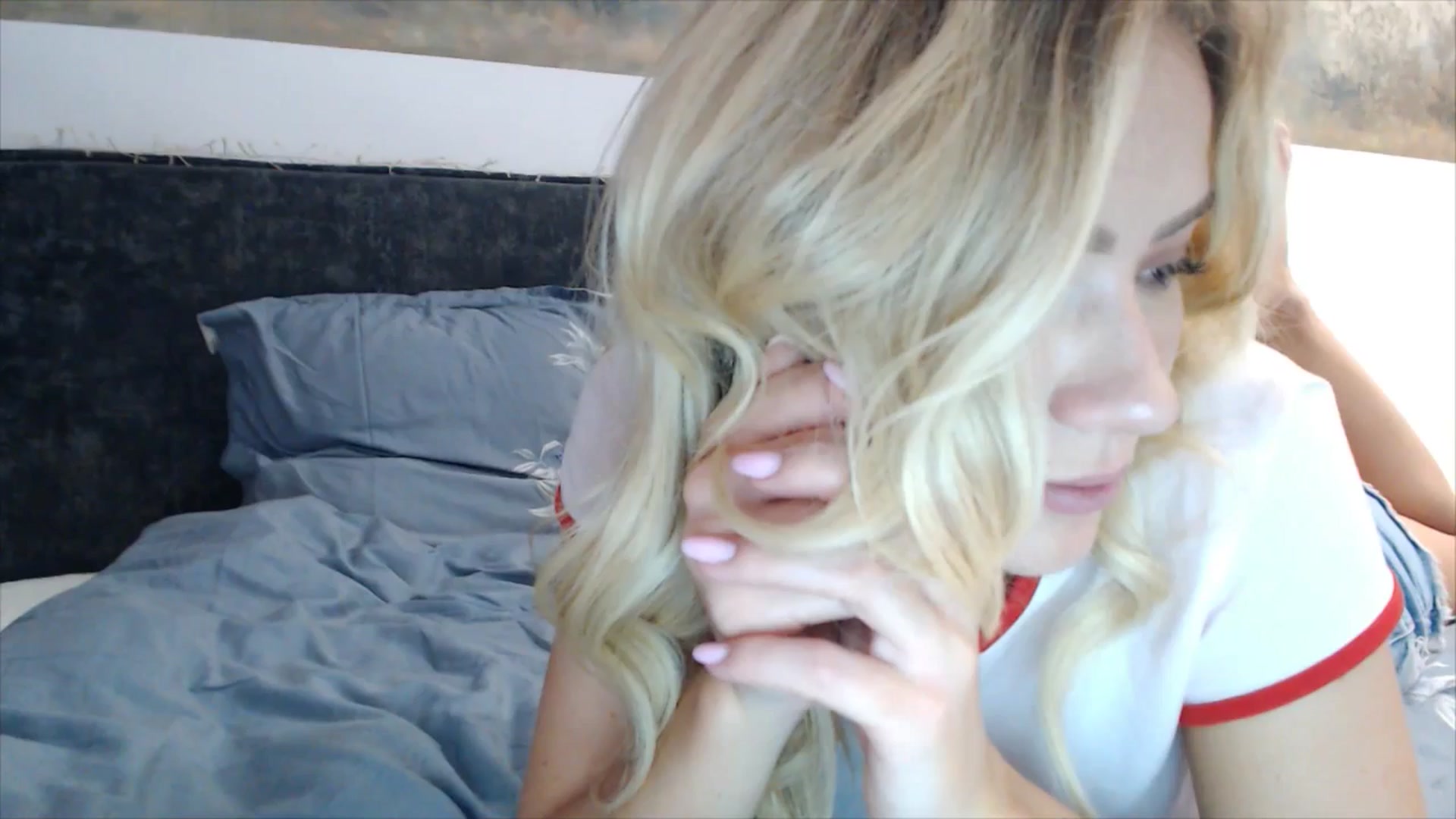 Gallery image thumbnail from fiancee's myfreecams stream on, 05/11/2025, 02:40 image 19 of 20