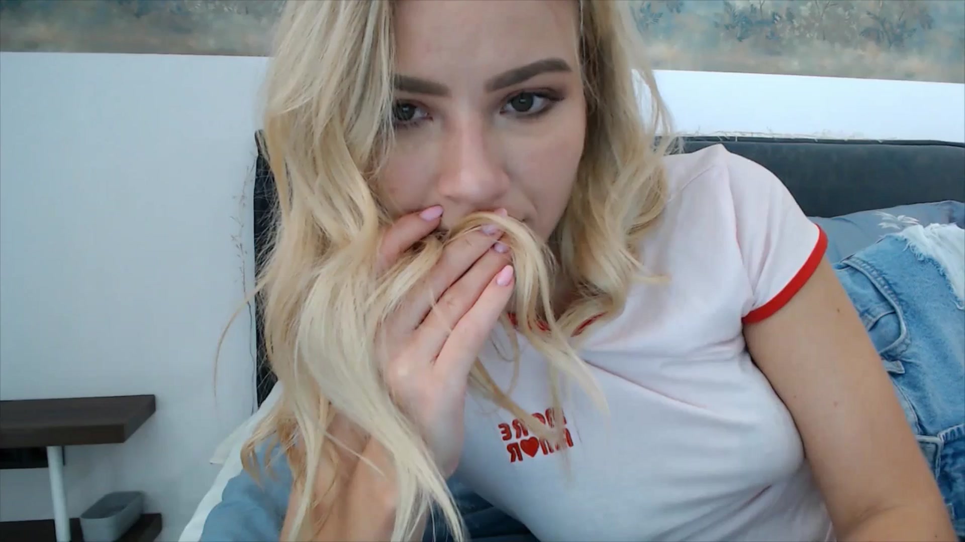 Gallery image thumbnail from fiancee's myfreecams stream on, 05/11/2025, 04:20 image 13 of 20