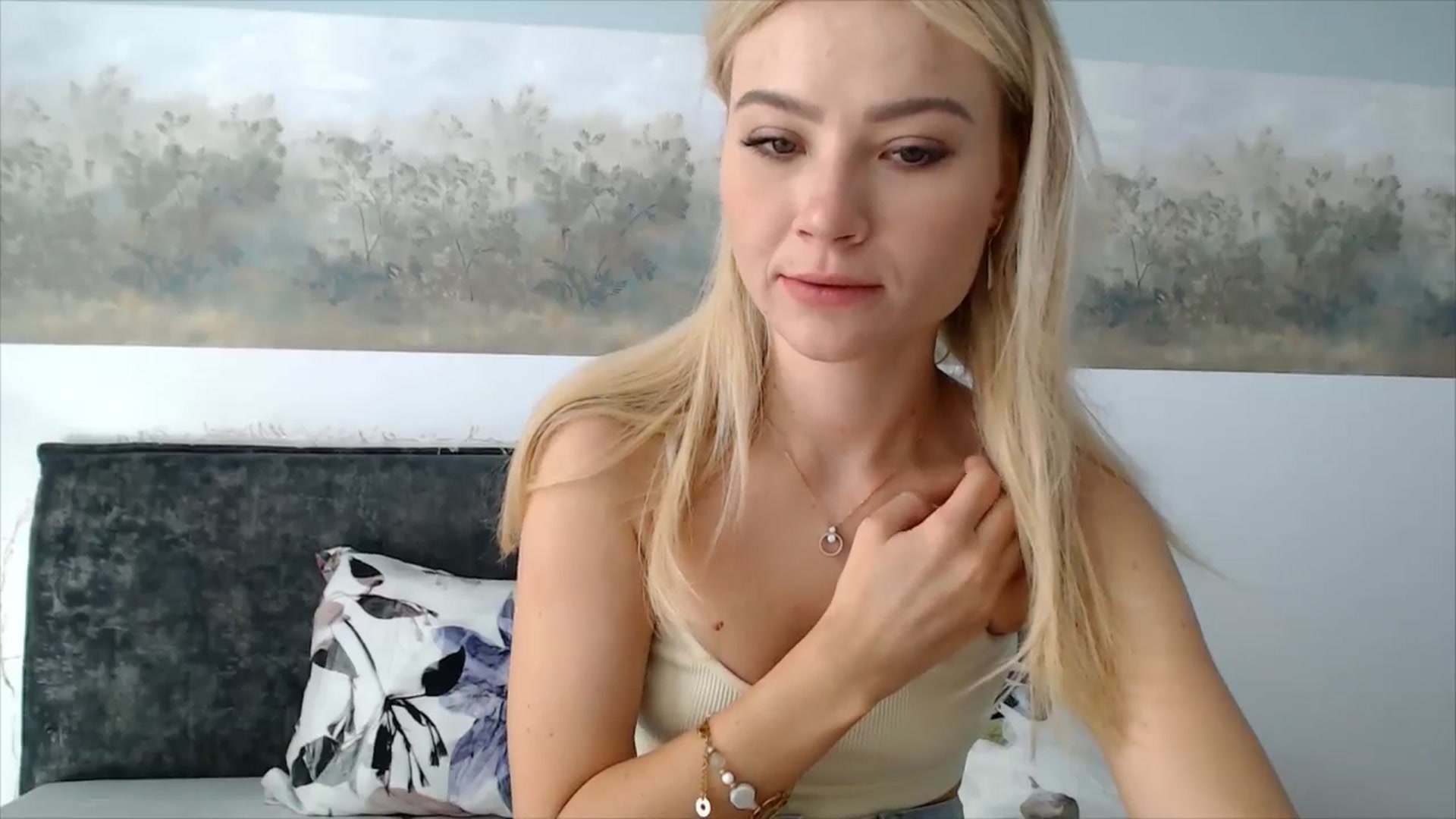 Gallery image thumbnail from fiancee's myfreecams stream on, 06/27/2025, 04:17 image 6 of 20