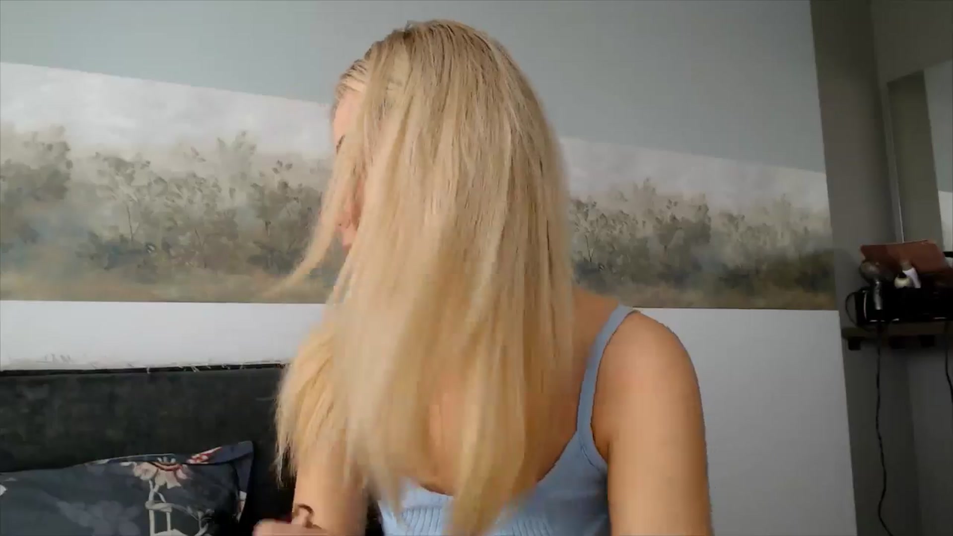 Gallery image thumbnail from fiancee's myfreecams stream on, 07/08/2025, 04:37 image 9 of 20