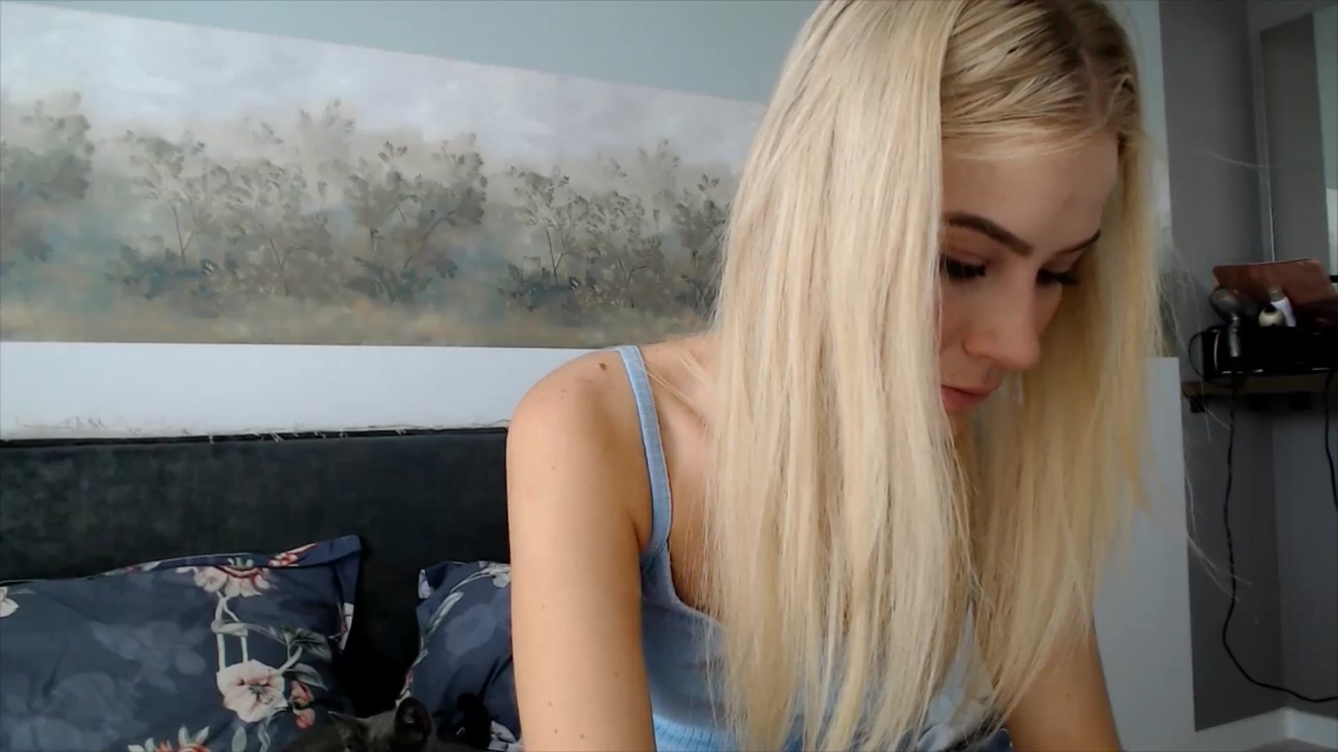 Gallery image thumbnail from fiancee's myfreecams stream on, 07/08/2025, 04:37 image 11 of 20
