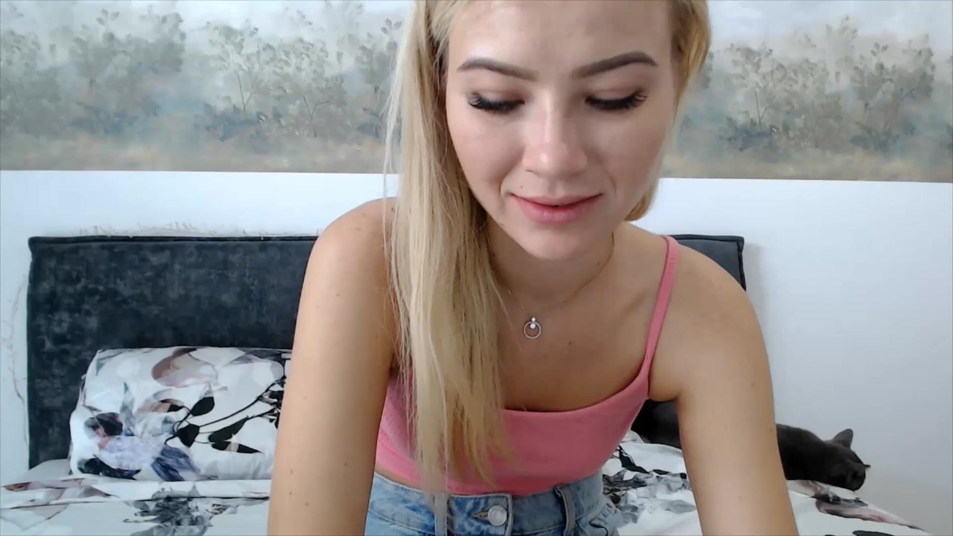 Gallery image thumbnail from fiancee's myfreecams stream on, 07/13/2025, 05:47 image 14 of 20