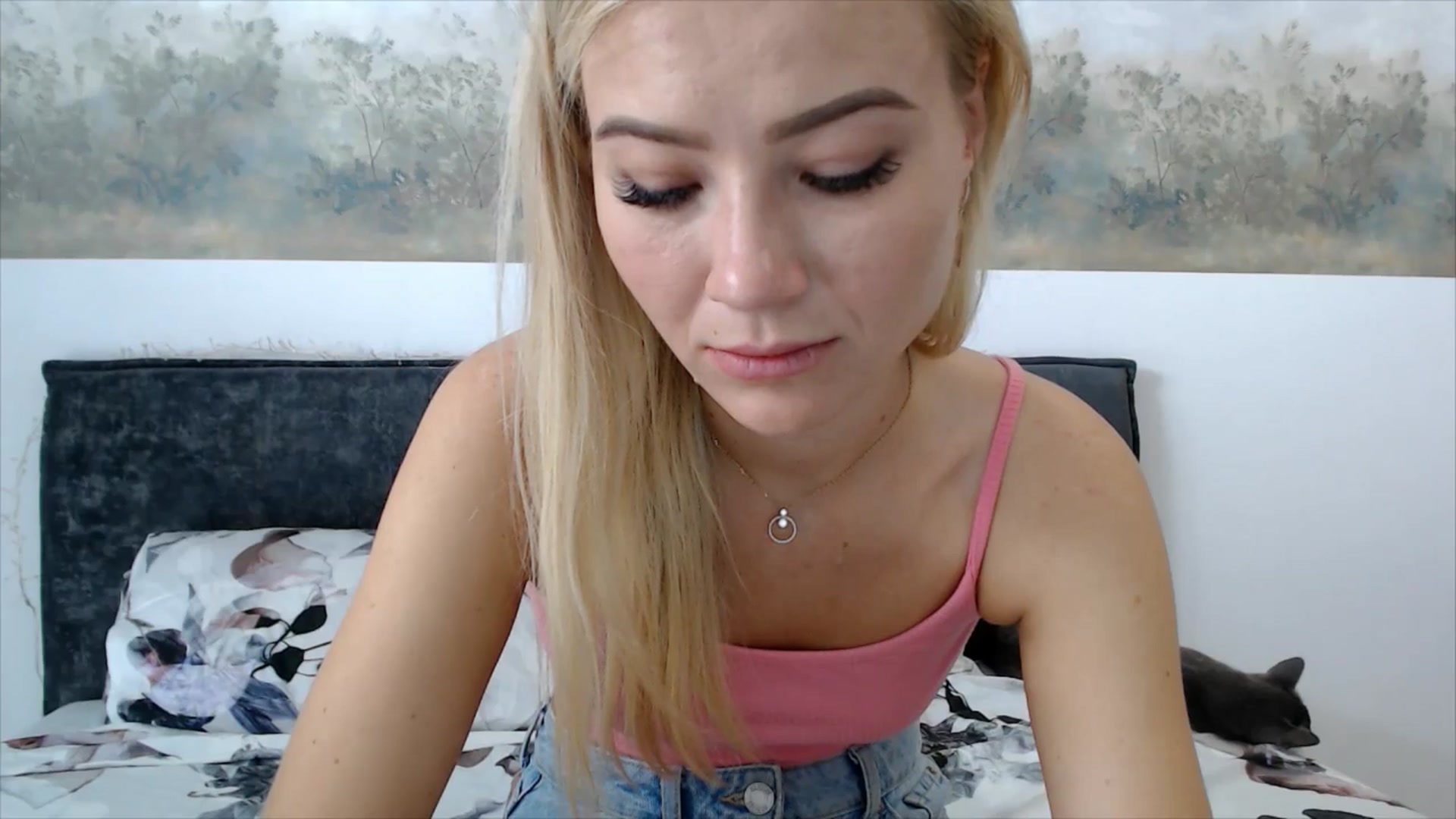 Gallery image thumbnail from fiancee's myfreecams stream on, 07/13/2025, 05:47 image 16 of 20