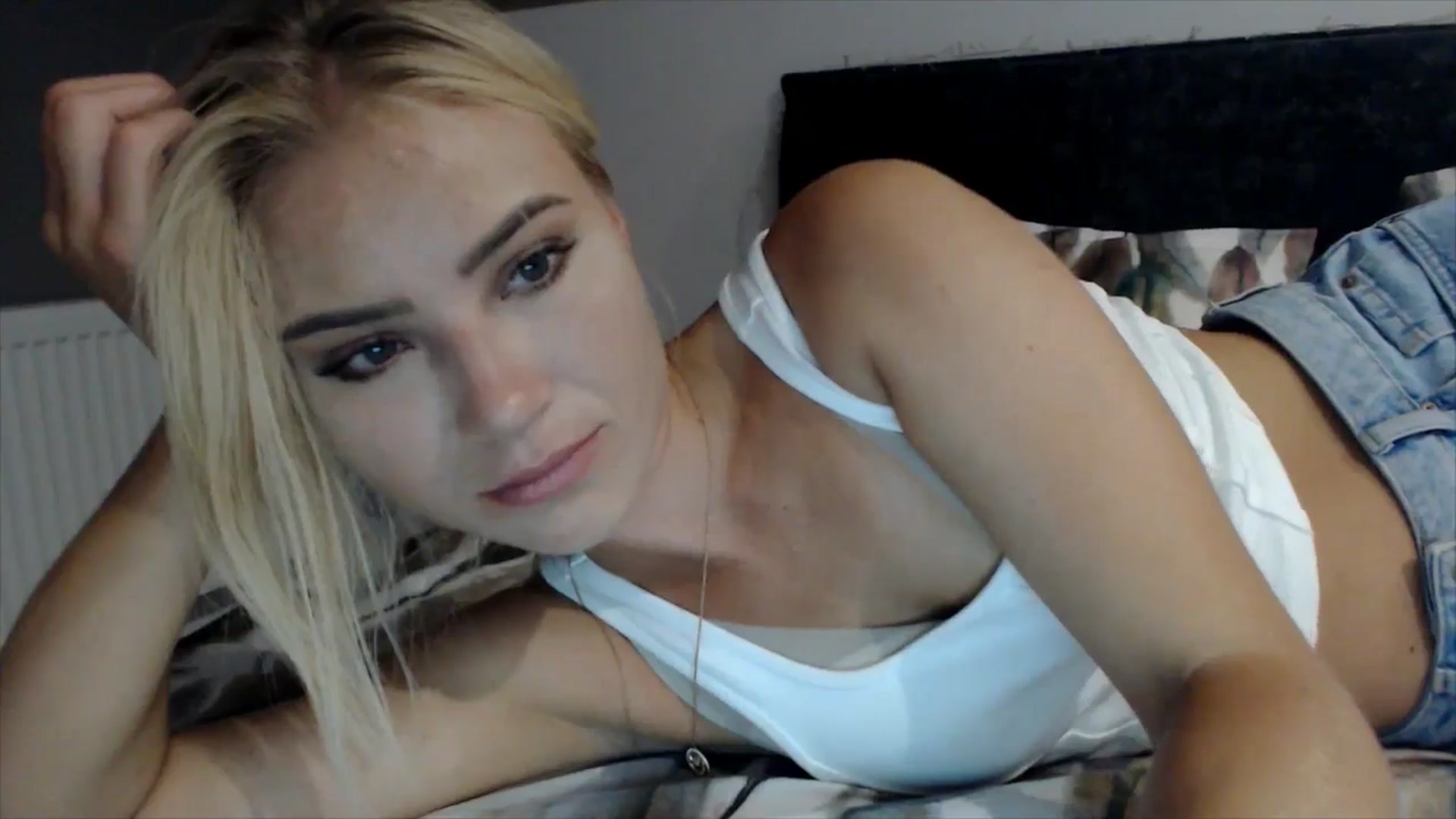 Gallery image thumbnail from fiancee's myfreecams stream on, 07/26/2025, 22:14 image 18 of 20