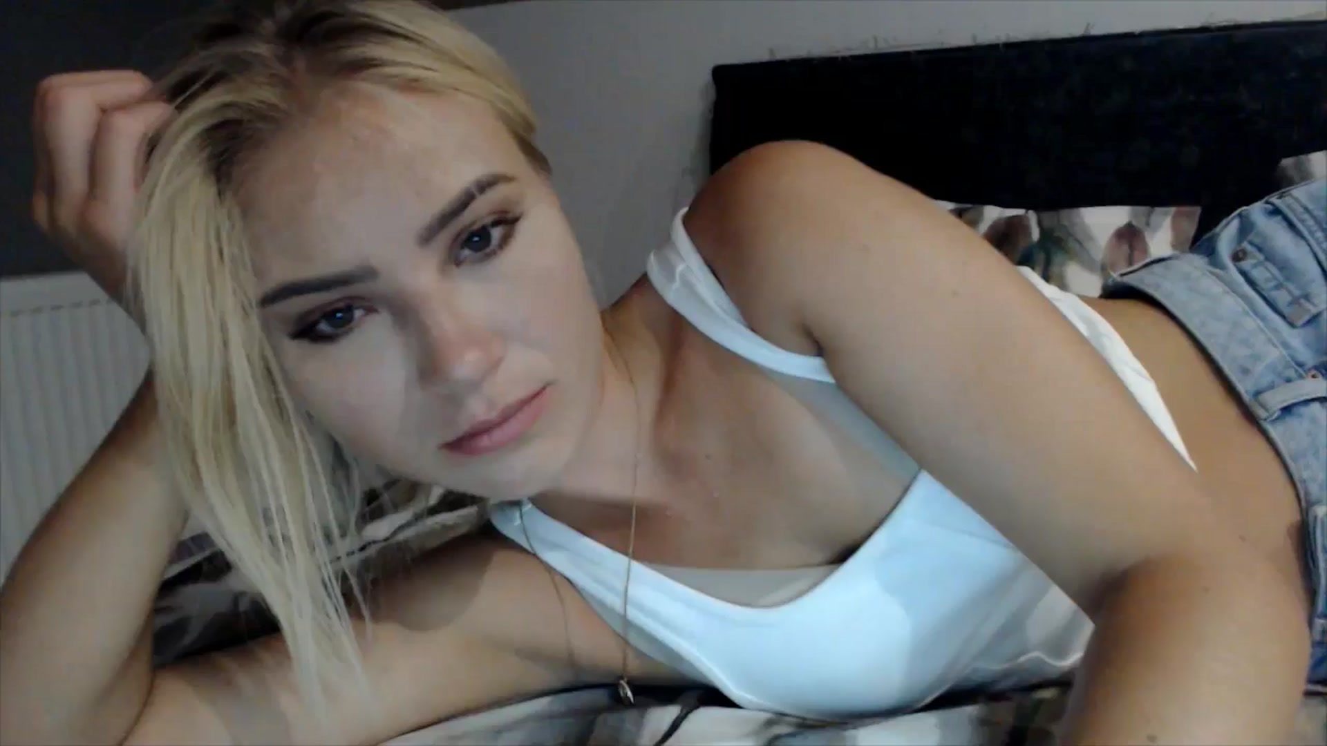 Gallery image thumbnail from fiancee's myfreecams stream on, 07/26/2025, 22:14 image 20 of 20
