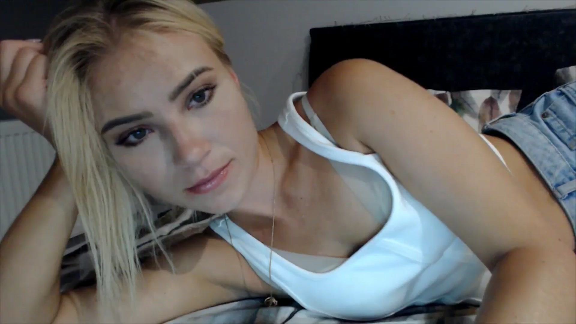Gallery image thumbnail from fiancee's myfreecams stream on, 07/26/2025, 22:14 image 5 of 20