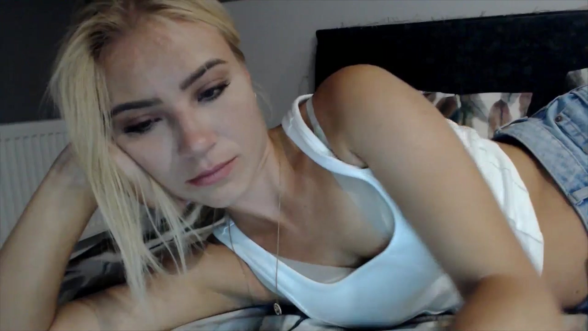 Gallery image thumbnail from fiancee's myfreecams stream on, 07/26/2025, 22:14 image 11 of 20