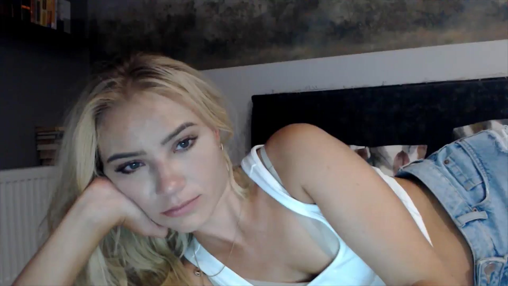 Gallery image thumbnail from fiancee's myfreecams stream on, 07/26/2025, 22:54 image 3 of 20